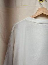 Load image into Gallery viewer, Vtg Chicago Bulls 3-Peat Repeat 1998 NBA Finals Champions White Starter T-Shirt XXL