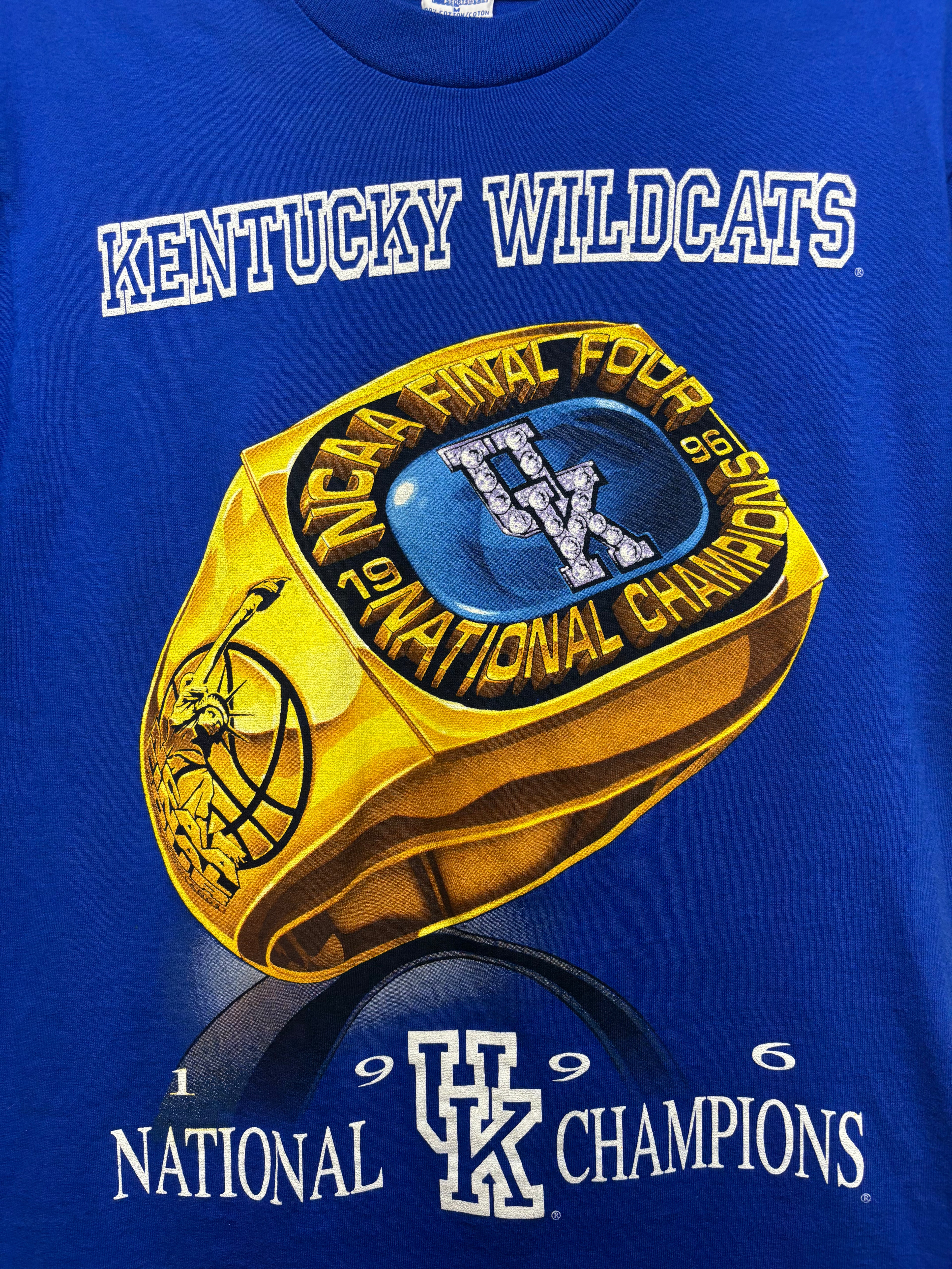 Vintage Kentucky Wildcats 1996 NCAA Championship Ring T-Shirt: M