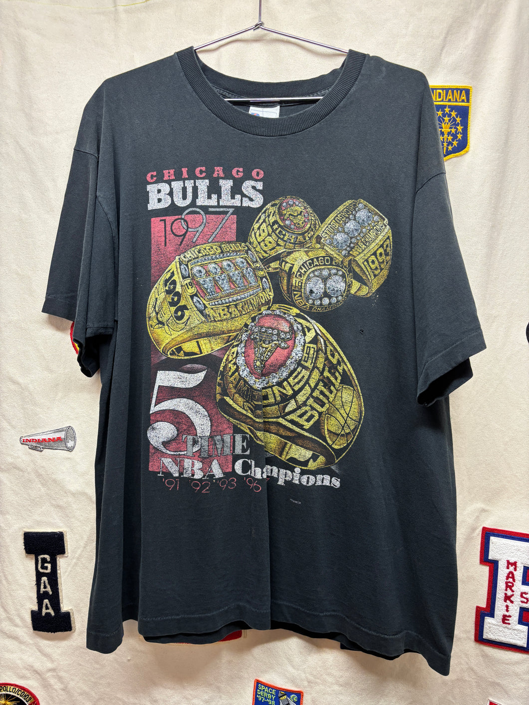 Vtg Chicago Bulls 5 Rings T-Shirt: XXL