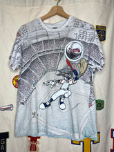 Load image into Gallery viewer, Vintage Atlanta Braves Bugs Bunny MLB Baseball T-Shirt: M
