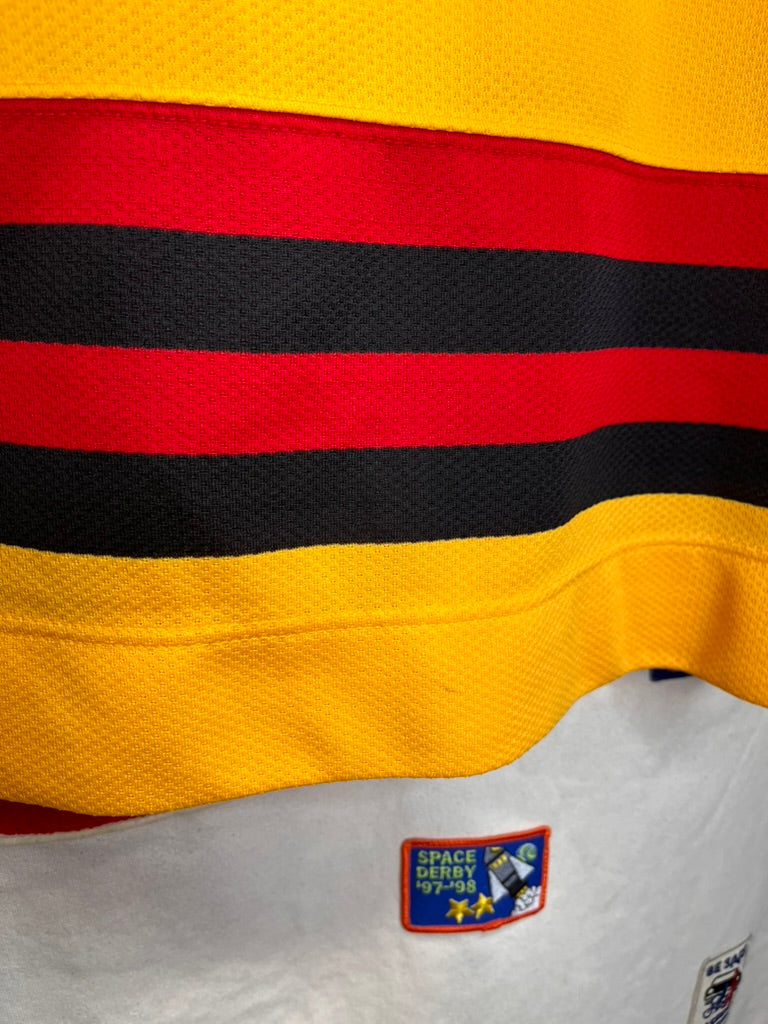 Vintage Chicago Blackhawks Rare Yellow Starter NHL Hockey Jersey: Large