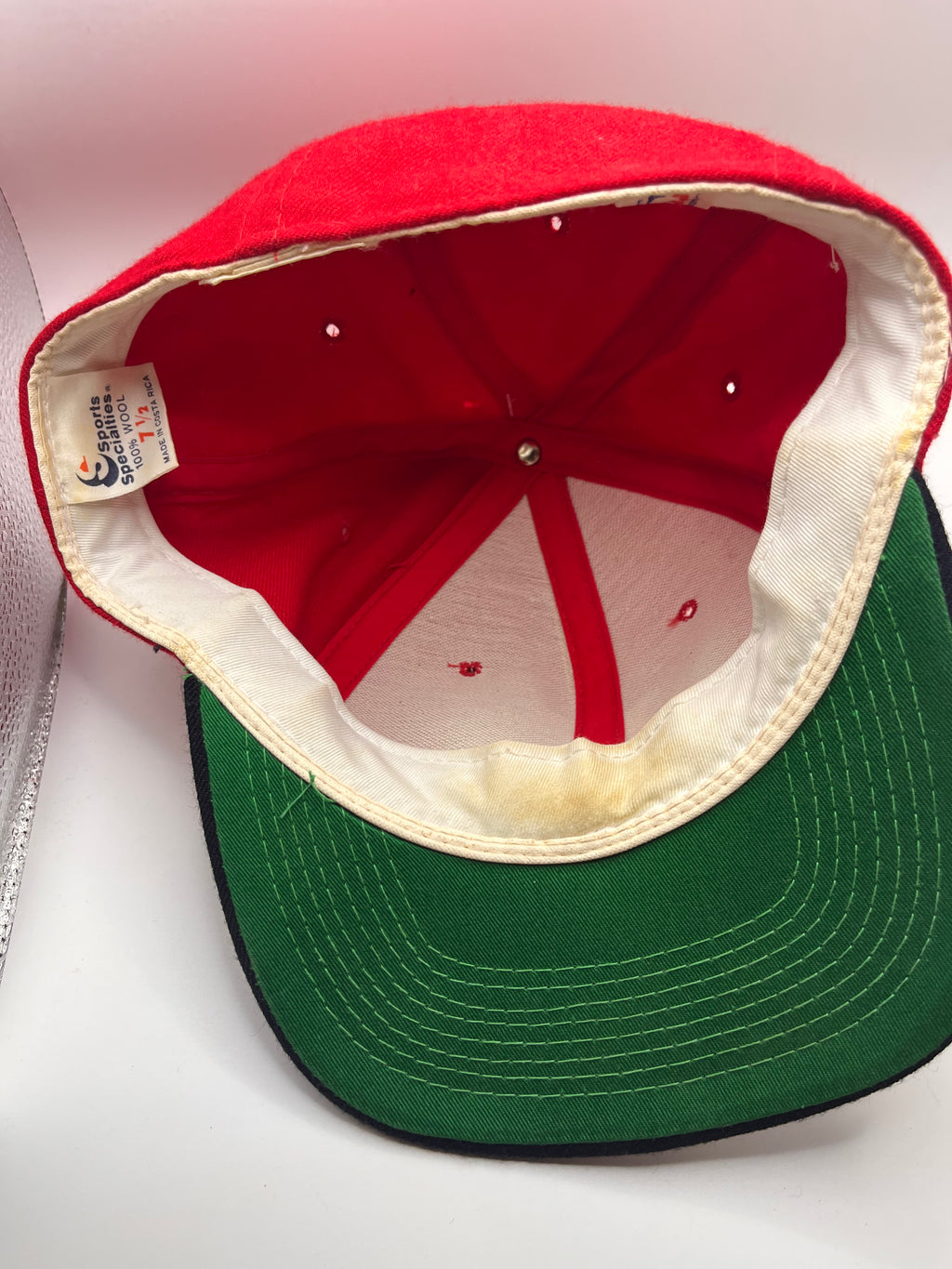 Vintage Chicago Bulls Script NBA Sports Specialties Red Wool Fitted 90's Hat: 7 1/2