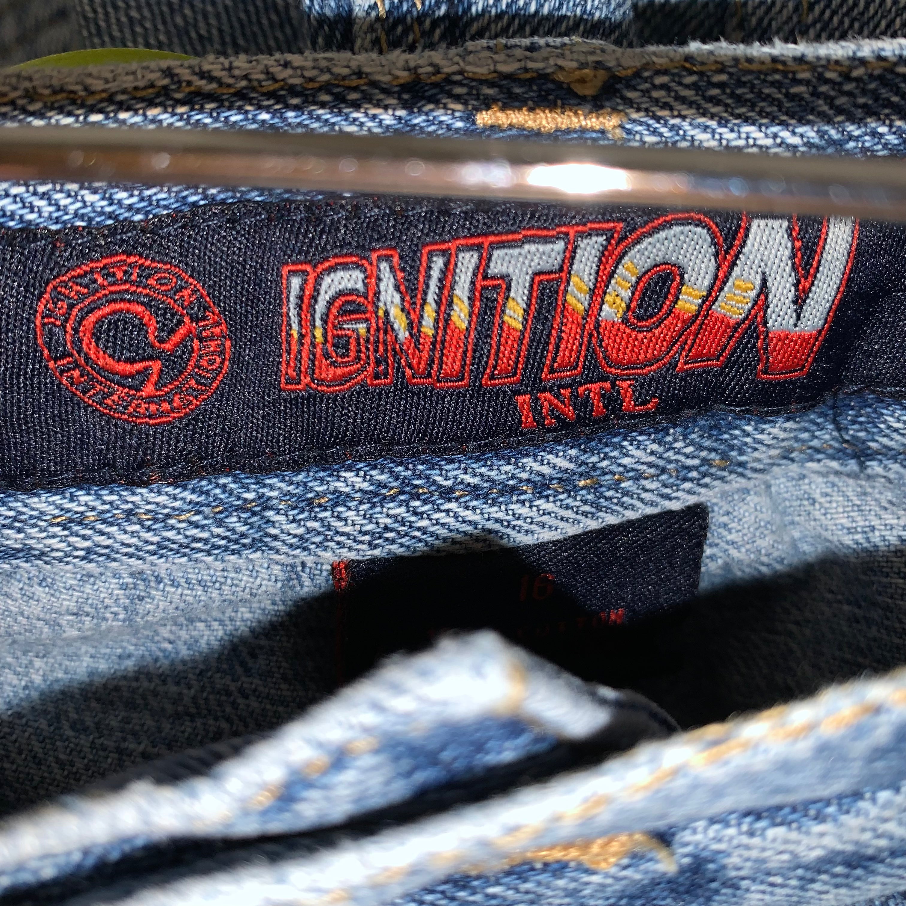 Vintage Ignition Denim Cargo Jean Shorts: 30