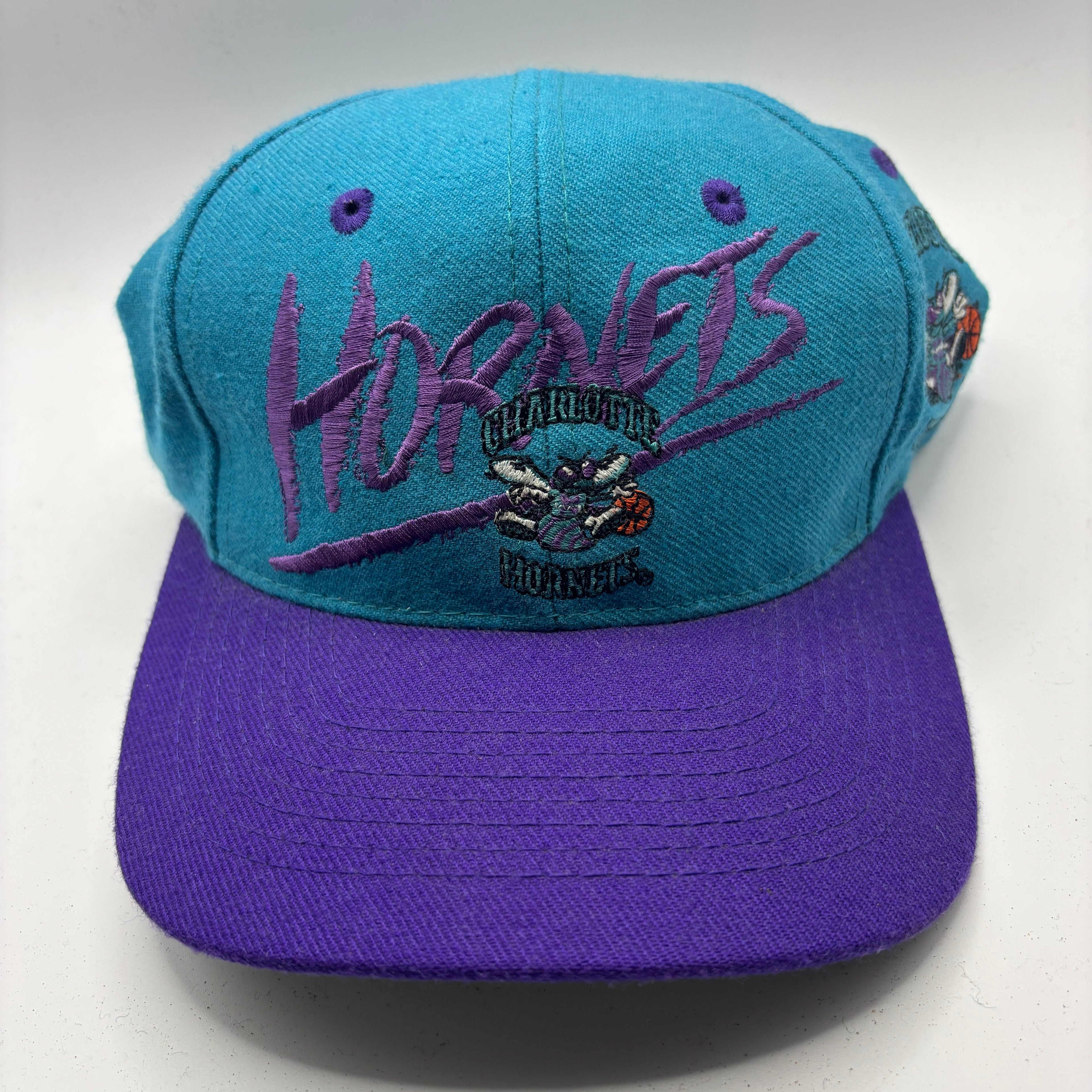 Vintage Charlotte Hornets NBA 90's Embroidered AJD Snapback Hat