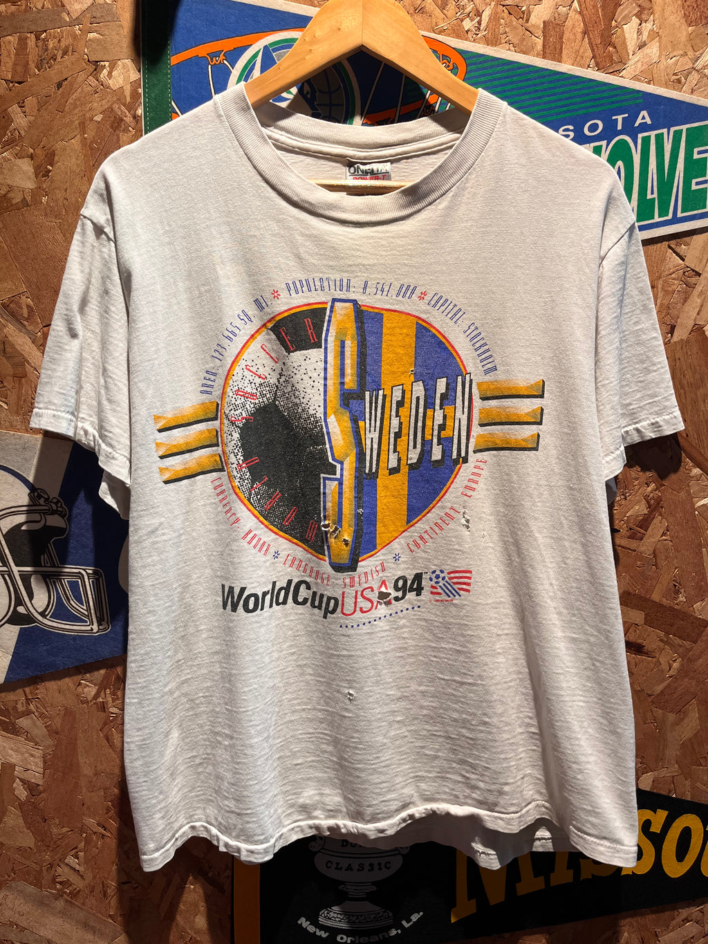 Vintage Sweden World Cup USA 94 Soccer 1994 White Distressed T-Shirt: Large