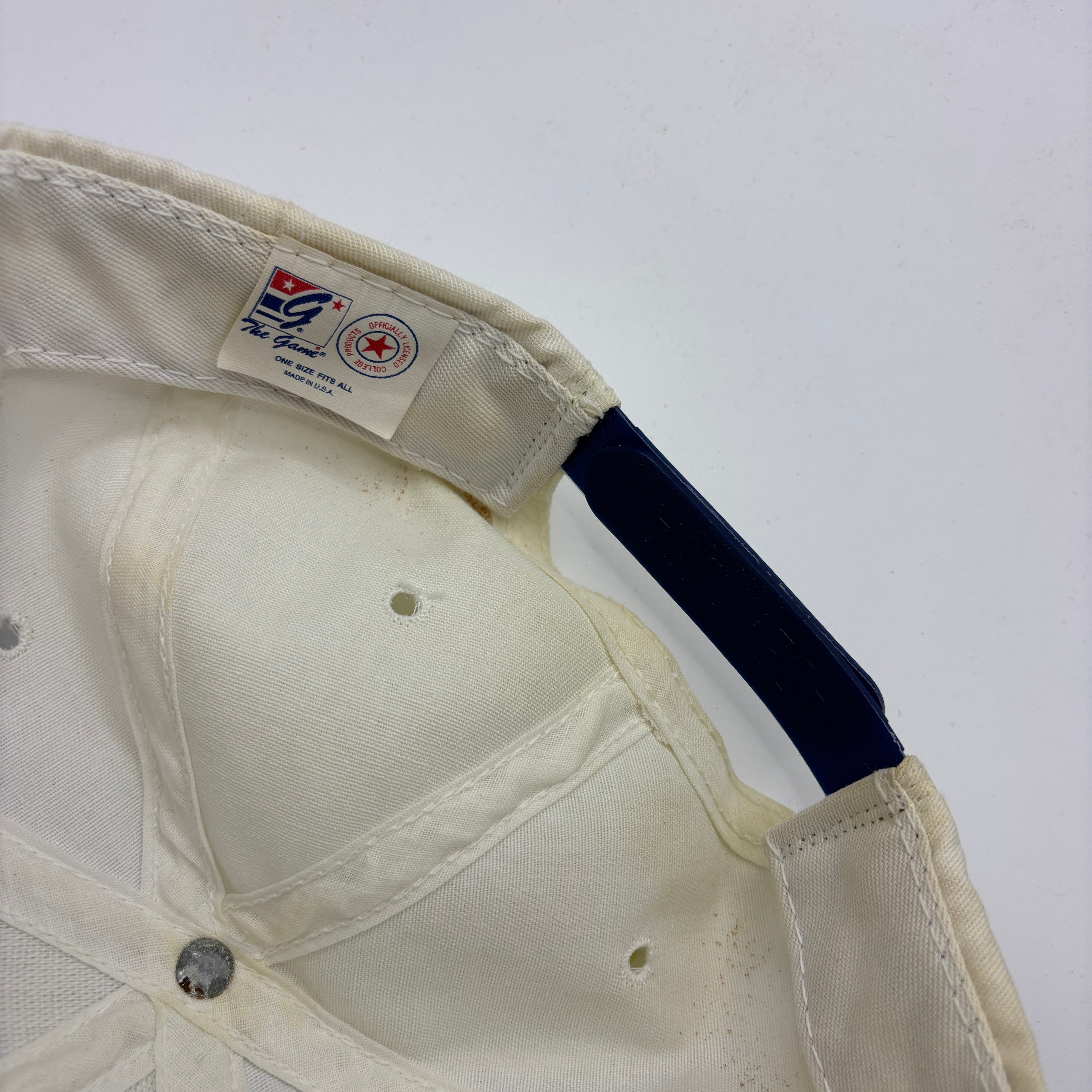 Vintage University of Notre Dame Fighting Irish White Navy The Game Snapback Hat