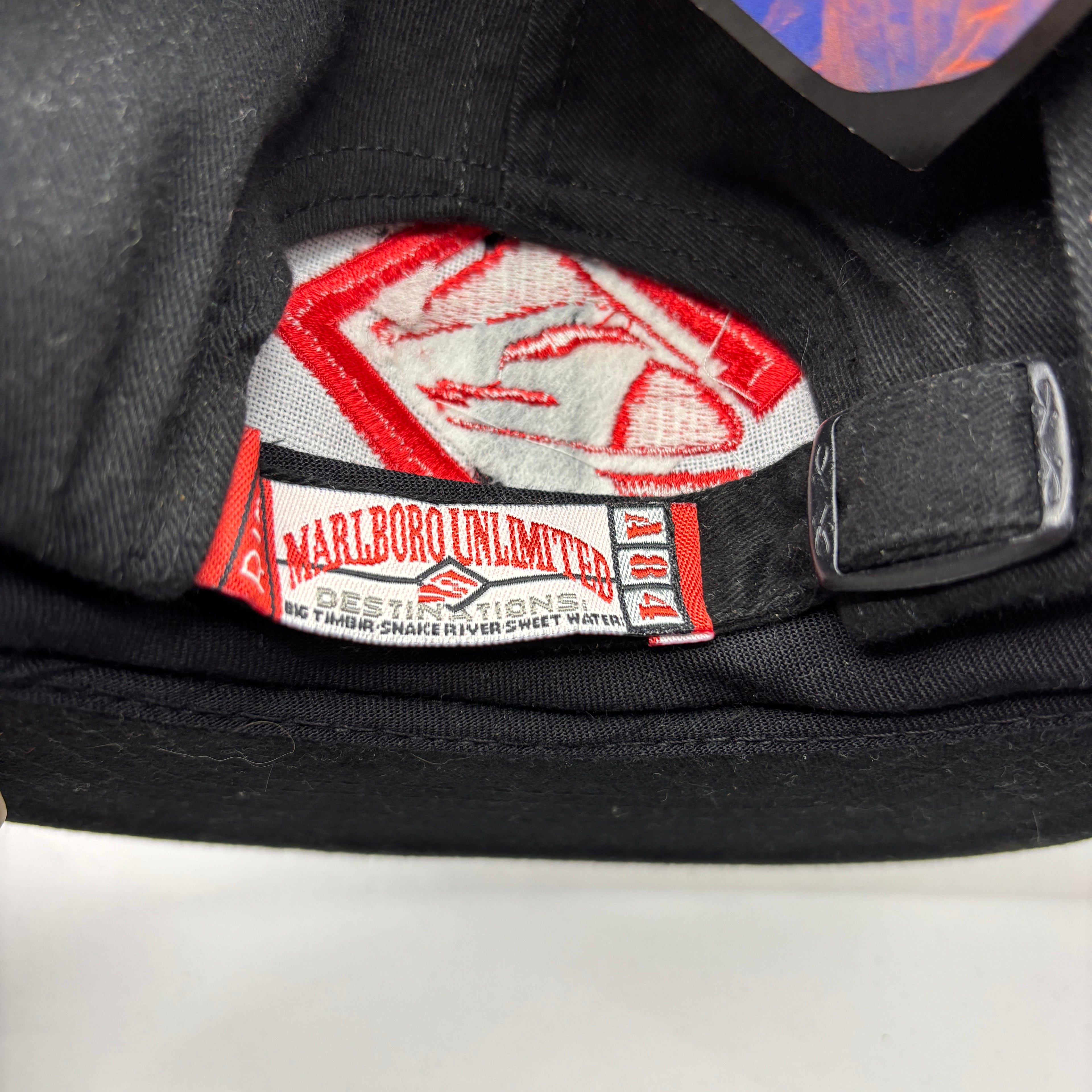 Vintage Marlboro Unlimited Gear Cigarettes NWT Black Strapback Hat