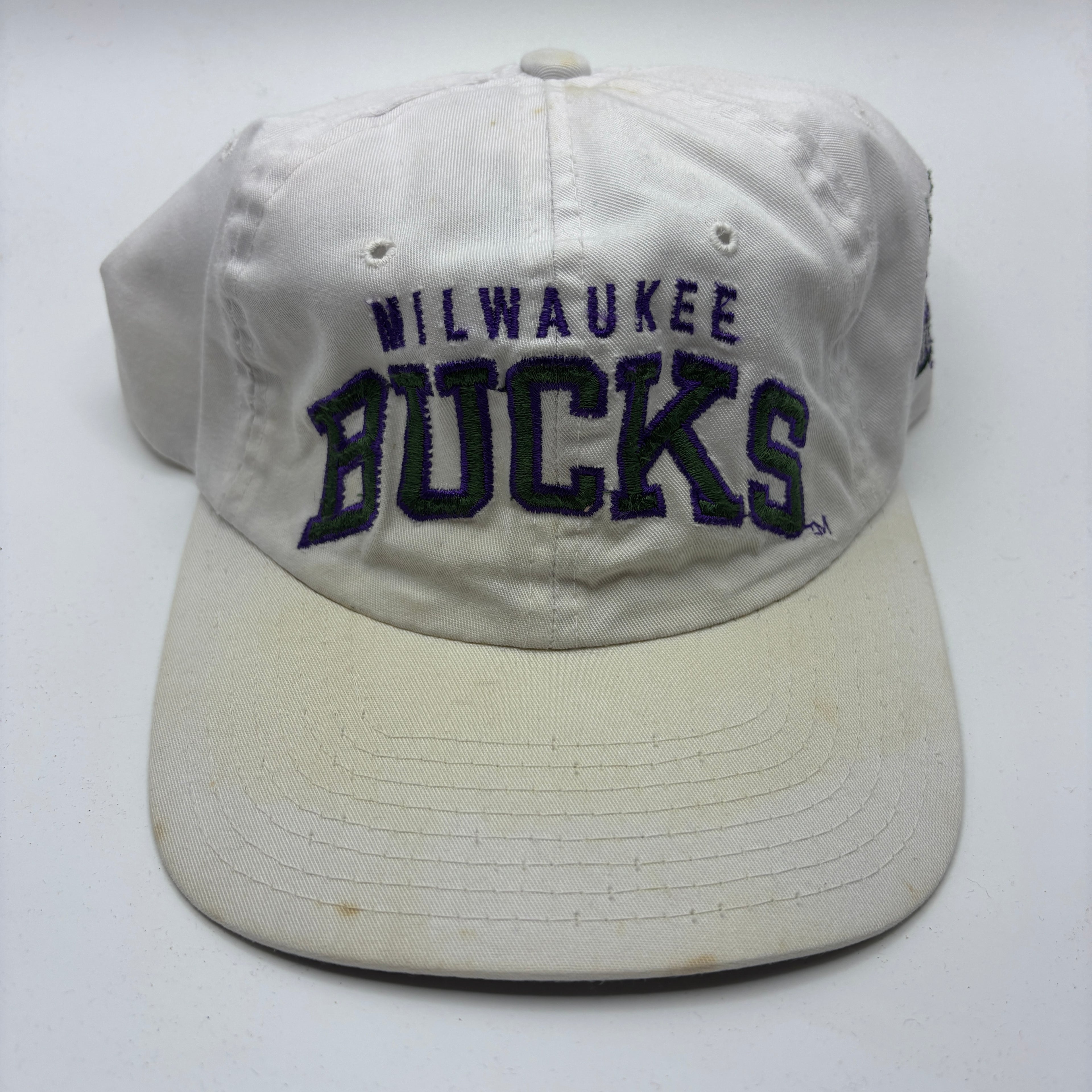 Vintage Milwaukee Bucks NBA Starter White Snapback Hat