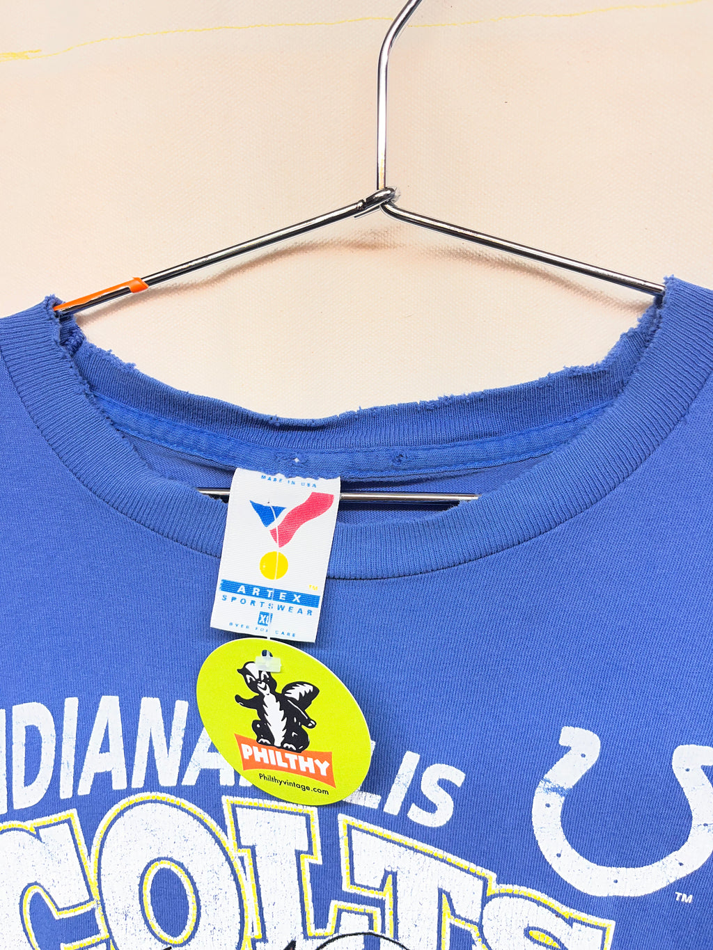 Vintage Indianapolis Colts Taz Ball Hungry NFL Blue T-Shirt: