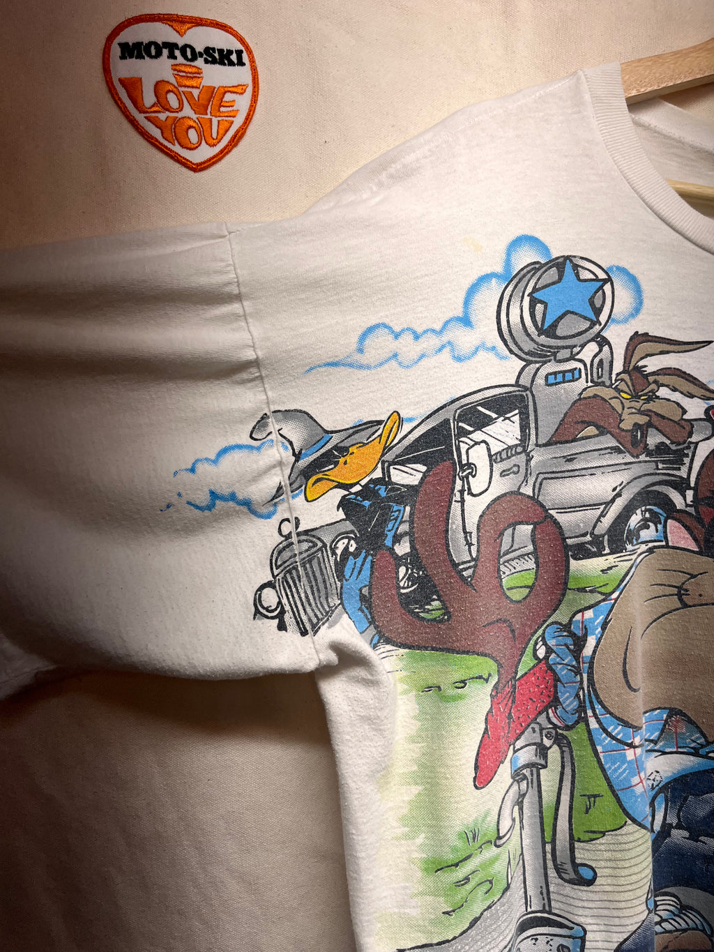 Vintage Looney Tunes FREEZE All Over Print Hangin' In The Heartland Taz T-Shirt: 2XL
