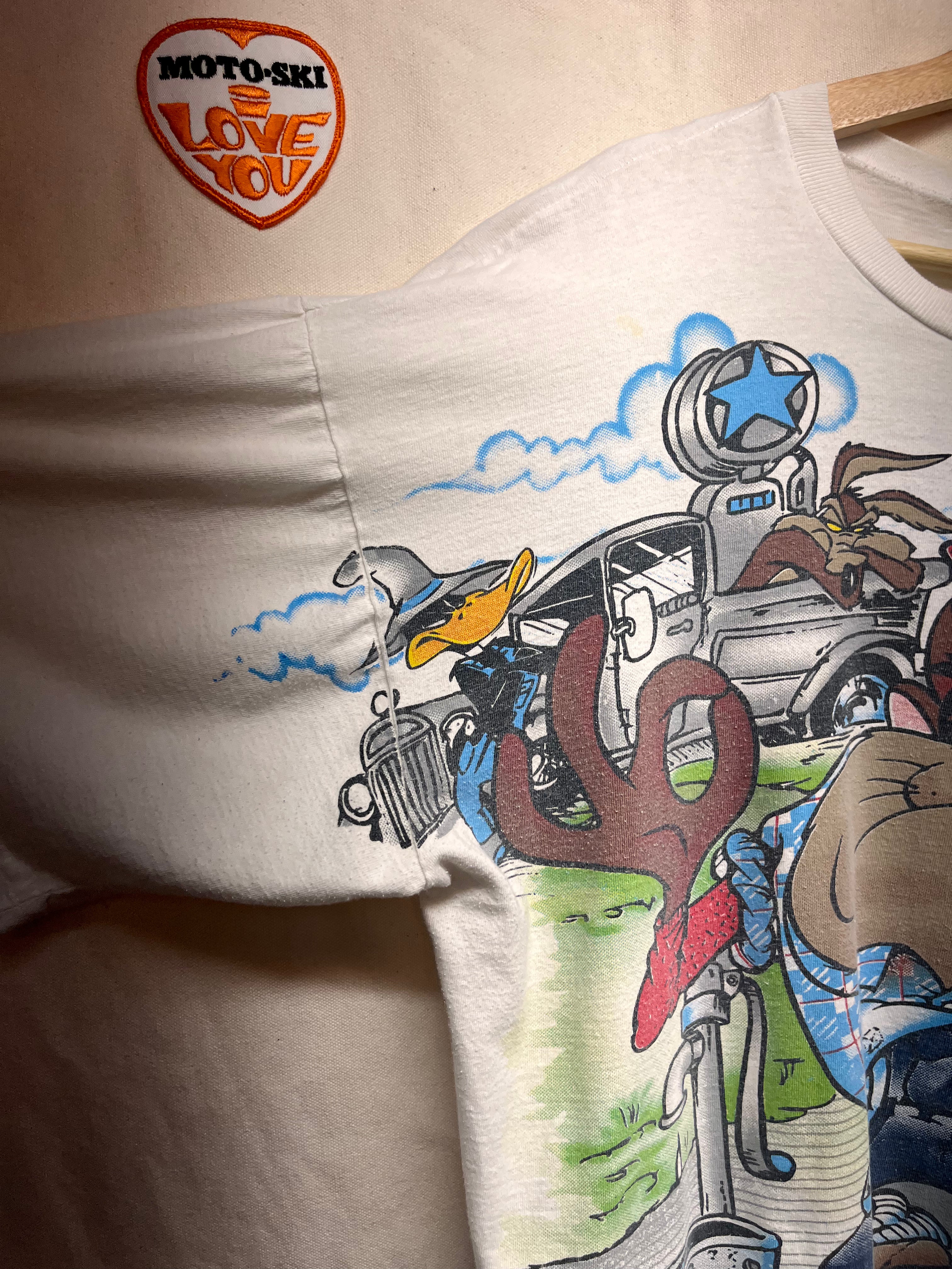 Vintage Looney Tunes FREEZE All Over Print Hangin' In The Heartland Taz T-Shirt: 2XL