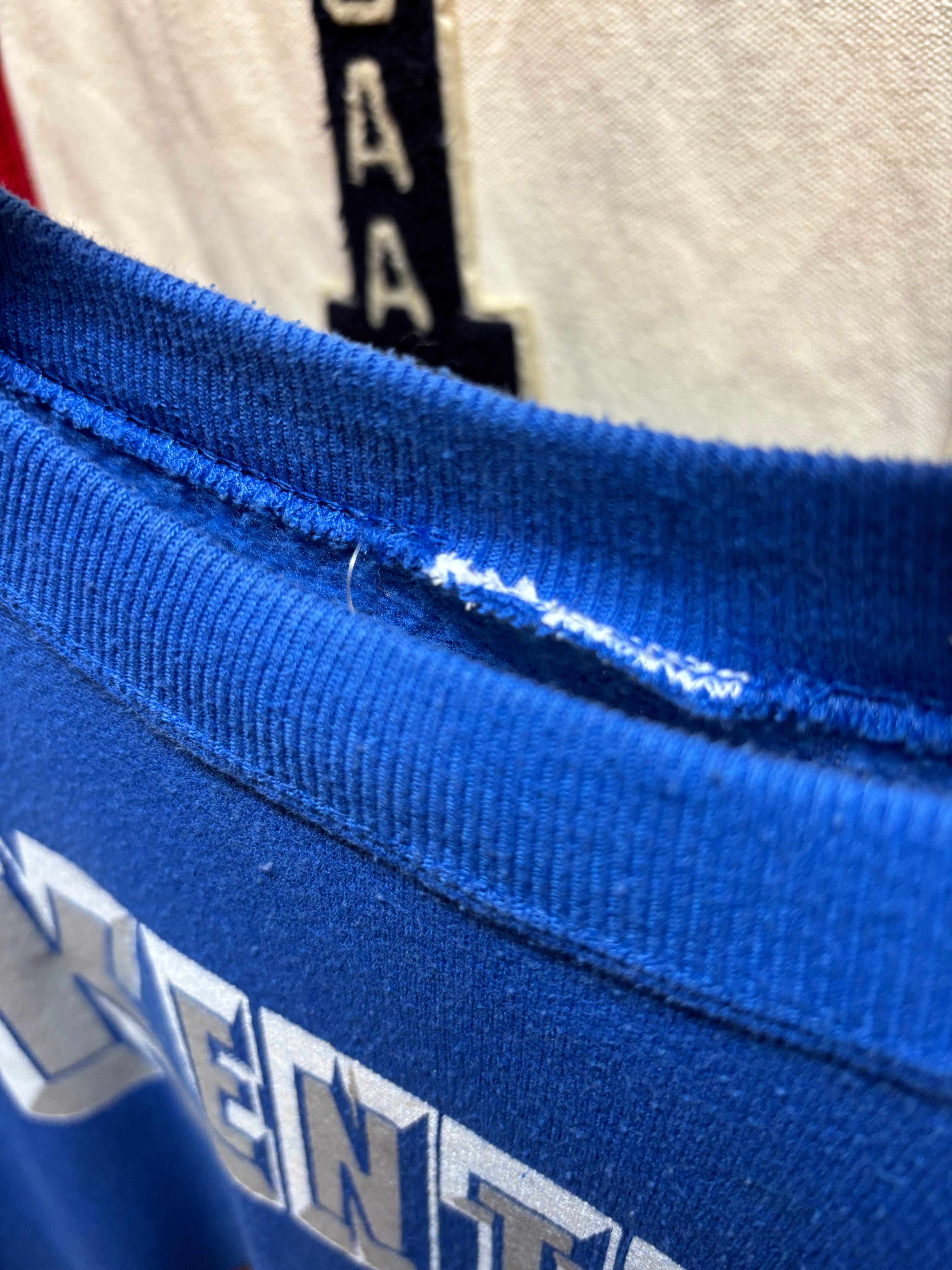 Vintage University of Kentucky Wildcats Basketball UK Taz Blue Crewneck Sweatshirt: Small