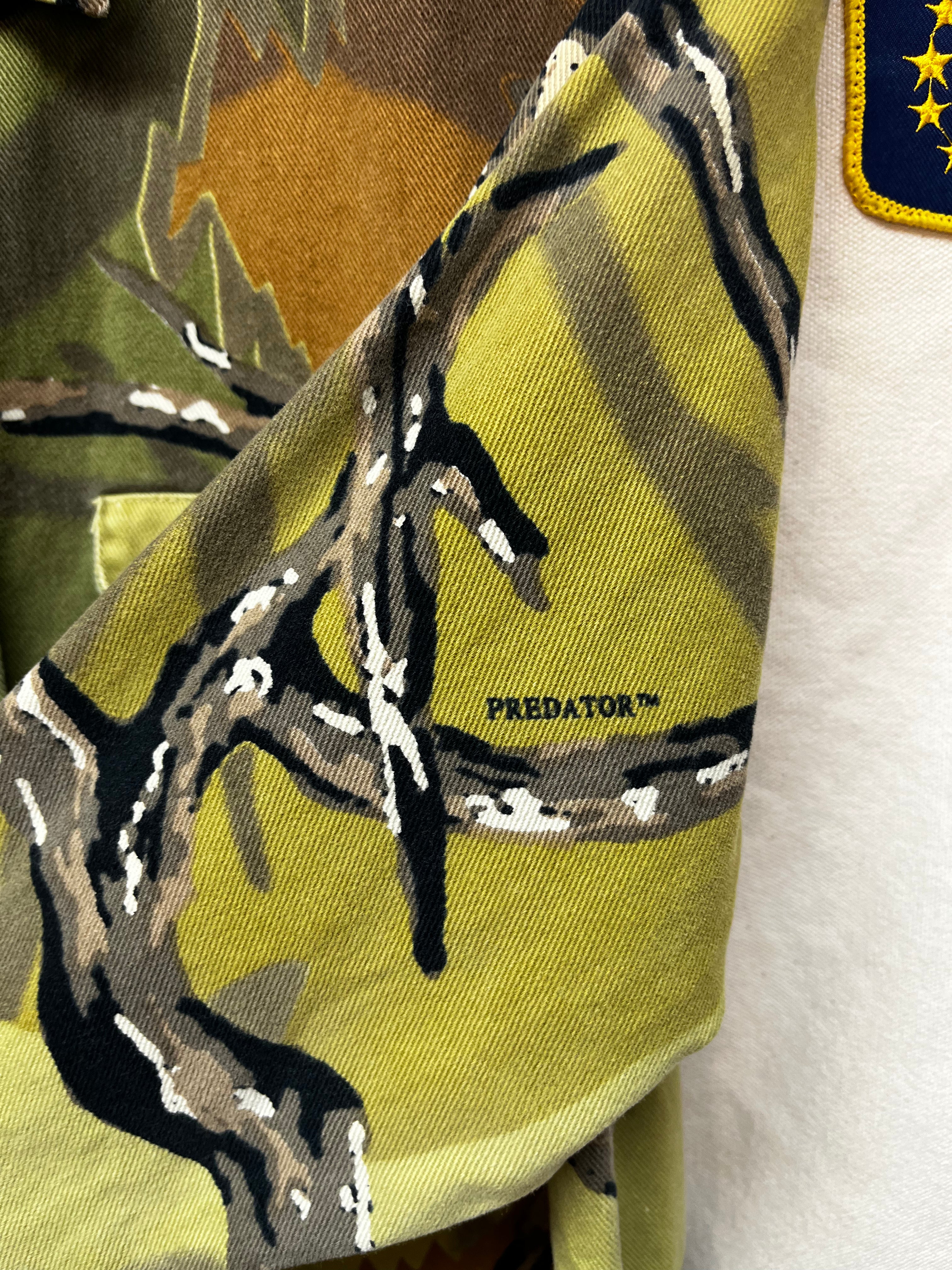 Vintage Predator Camouflage Hunting Button Up Shirt: Small