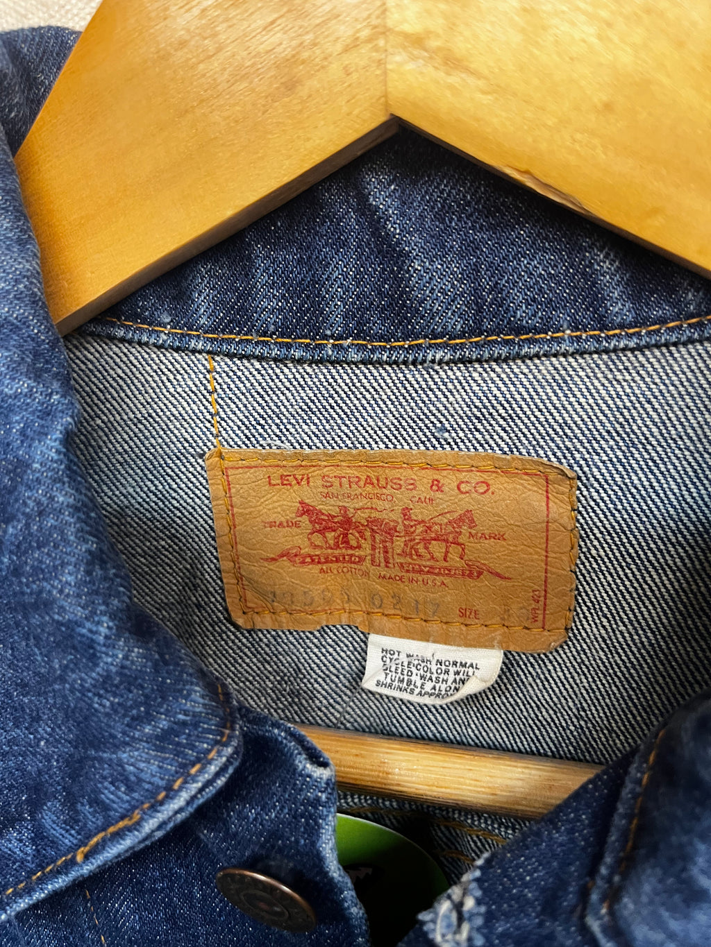 Vintage 70's Levi's Denim Trucker Jacket Embroidered 70505-0217: Small