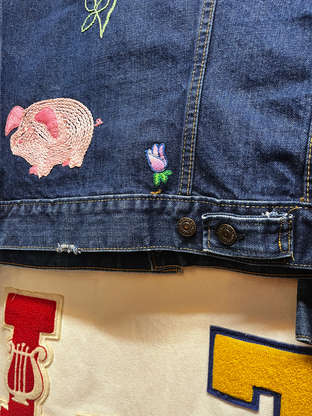 Vintage 70's Levi's Denim Trucker Jacket Embroidered 70505-0217: Small