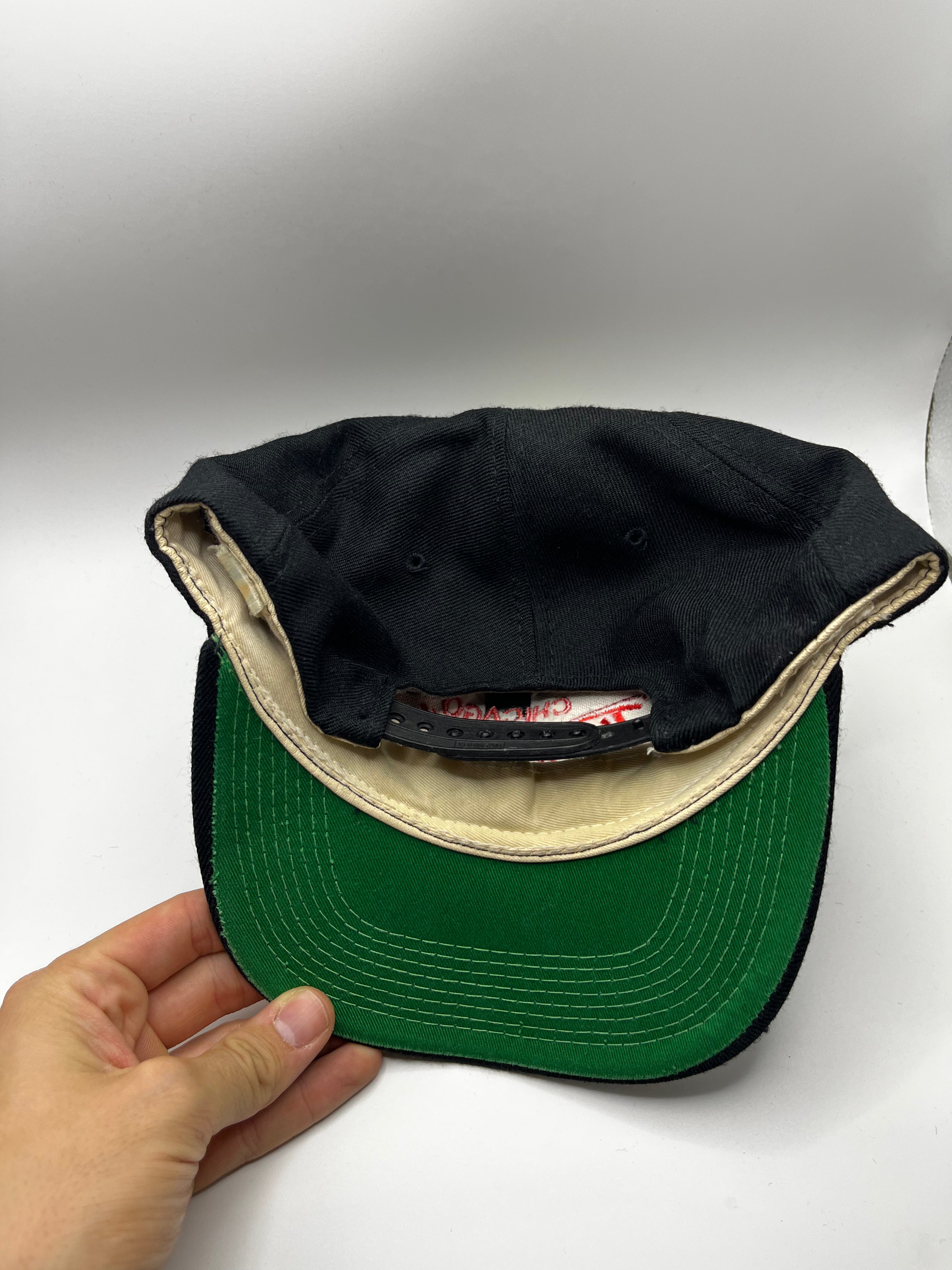 Vtg Sports Specialties Chicago Bulls Single Line Script Black Dome Wool Snapback Hat
