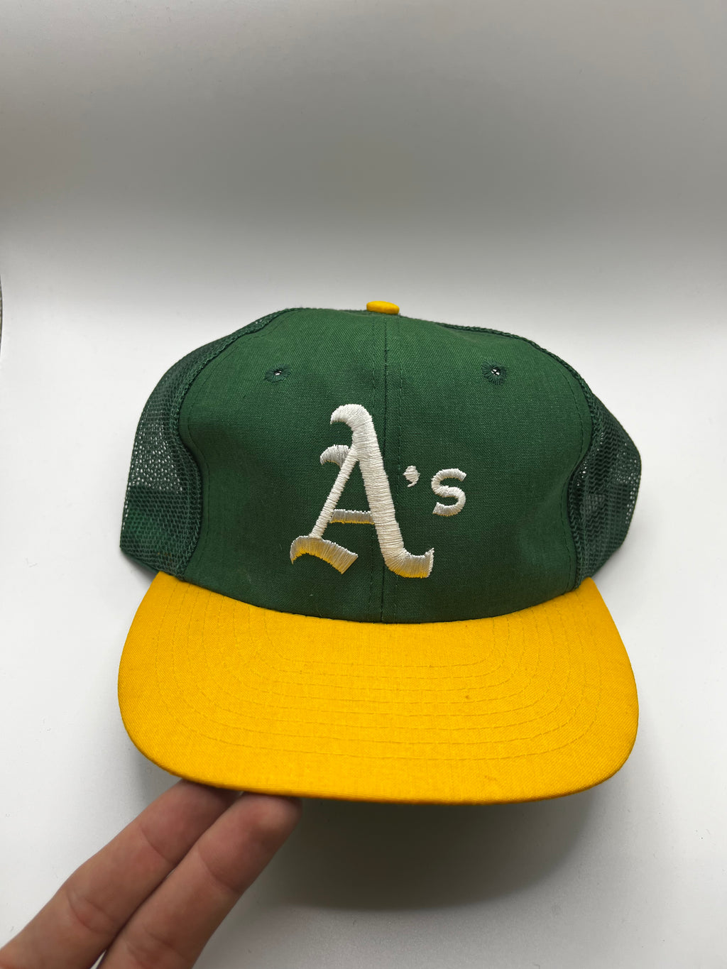 Vintage Oakland Athletics Mesh Trucker Snapback Hat Green Yellow A's MLB Twins Cap