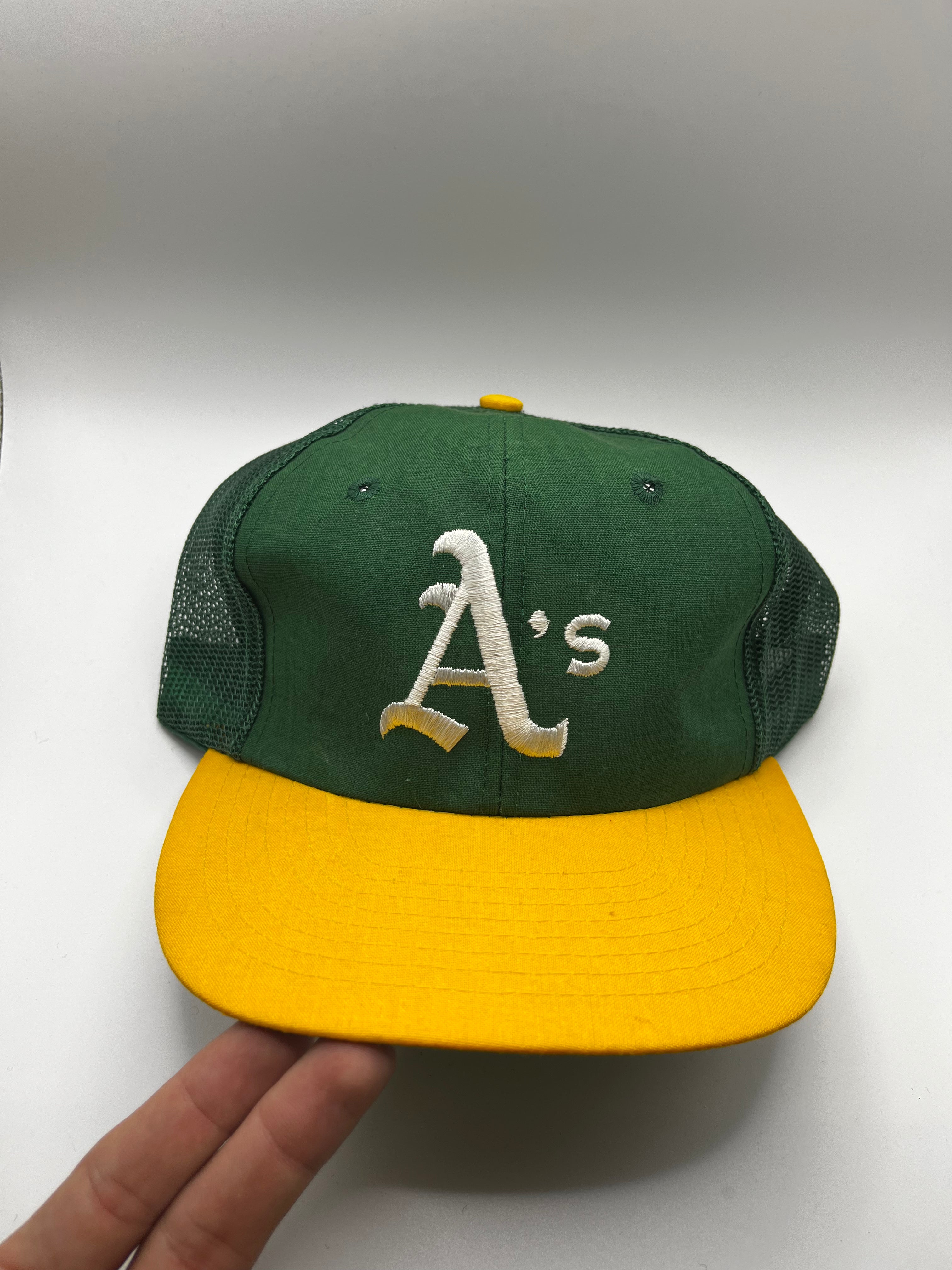 Vintage Oakland Athletics Mesh Trucker Snapback Hat Green Yellow A's MLB Twins Cap