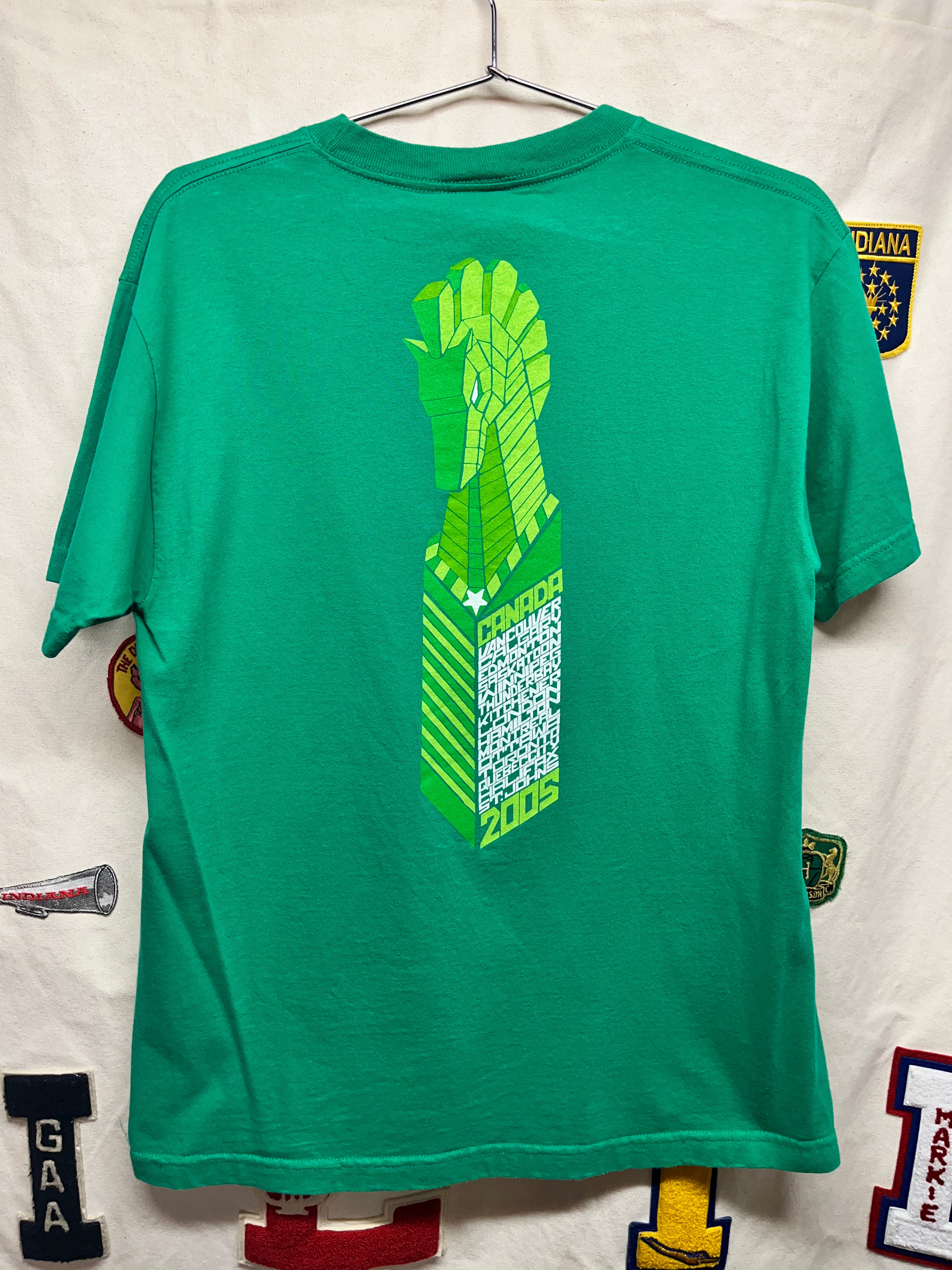 Vintage Pearl Jam Canada 2005 Green Concert Tour T-Shirt: Medium