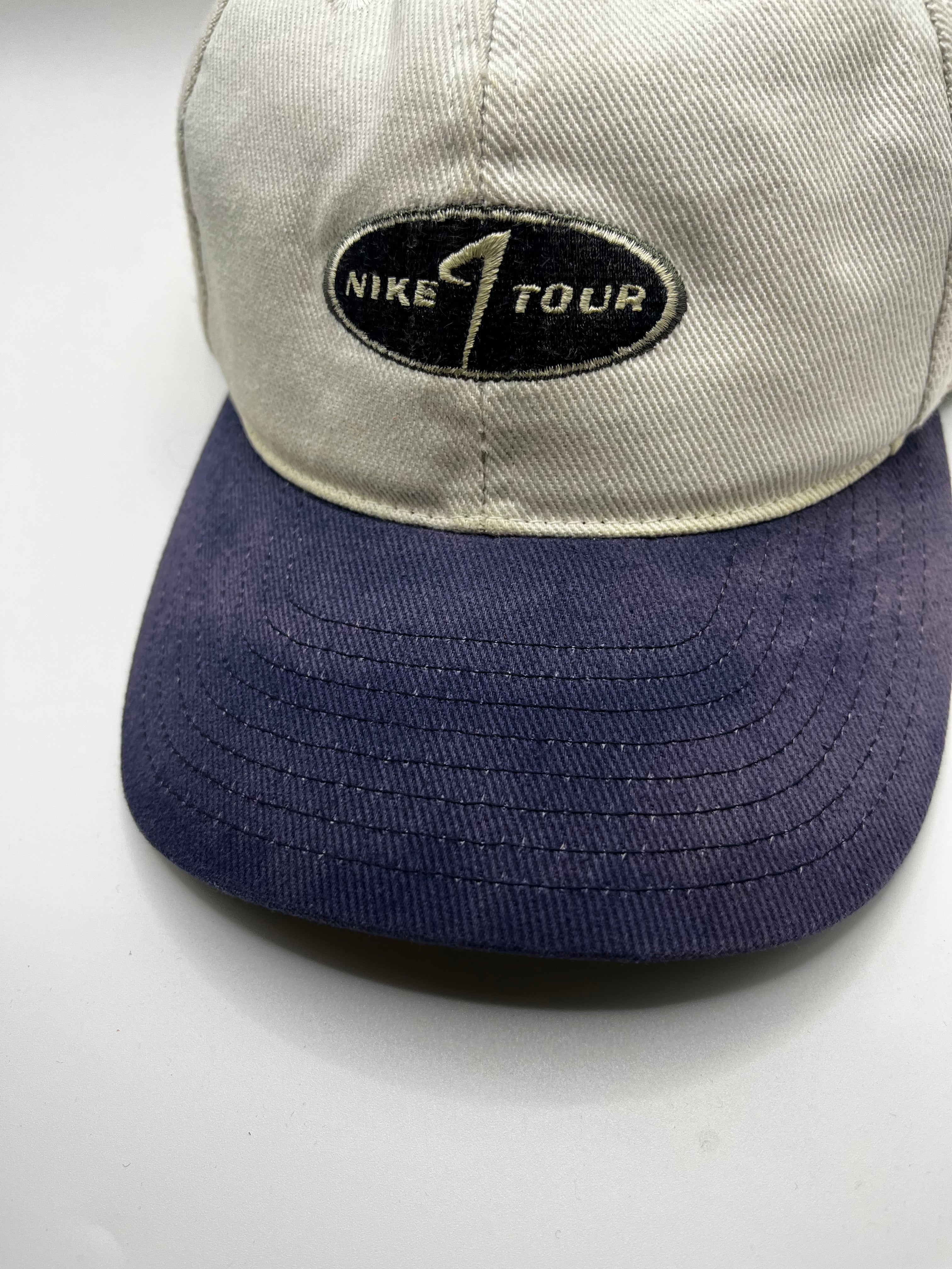 Vintage Nike Tour Golf Y2K Cream Navy Tiger Woods Hat