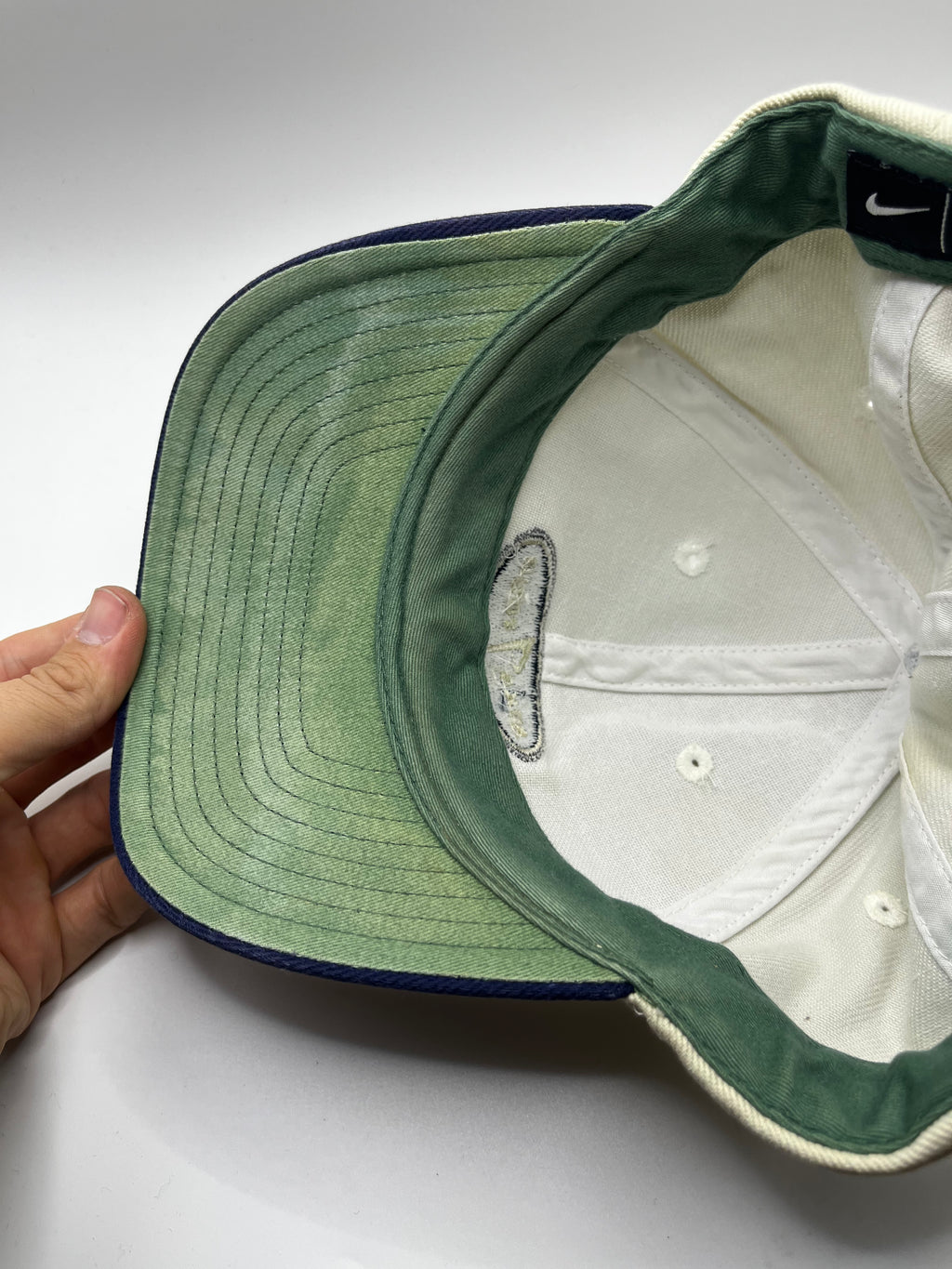 Vintage Nike Tour Golf Y2K Cream Navy Tiger Woods Hat