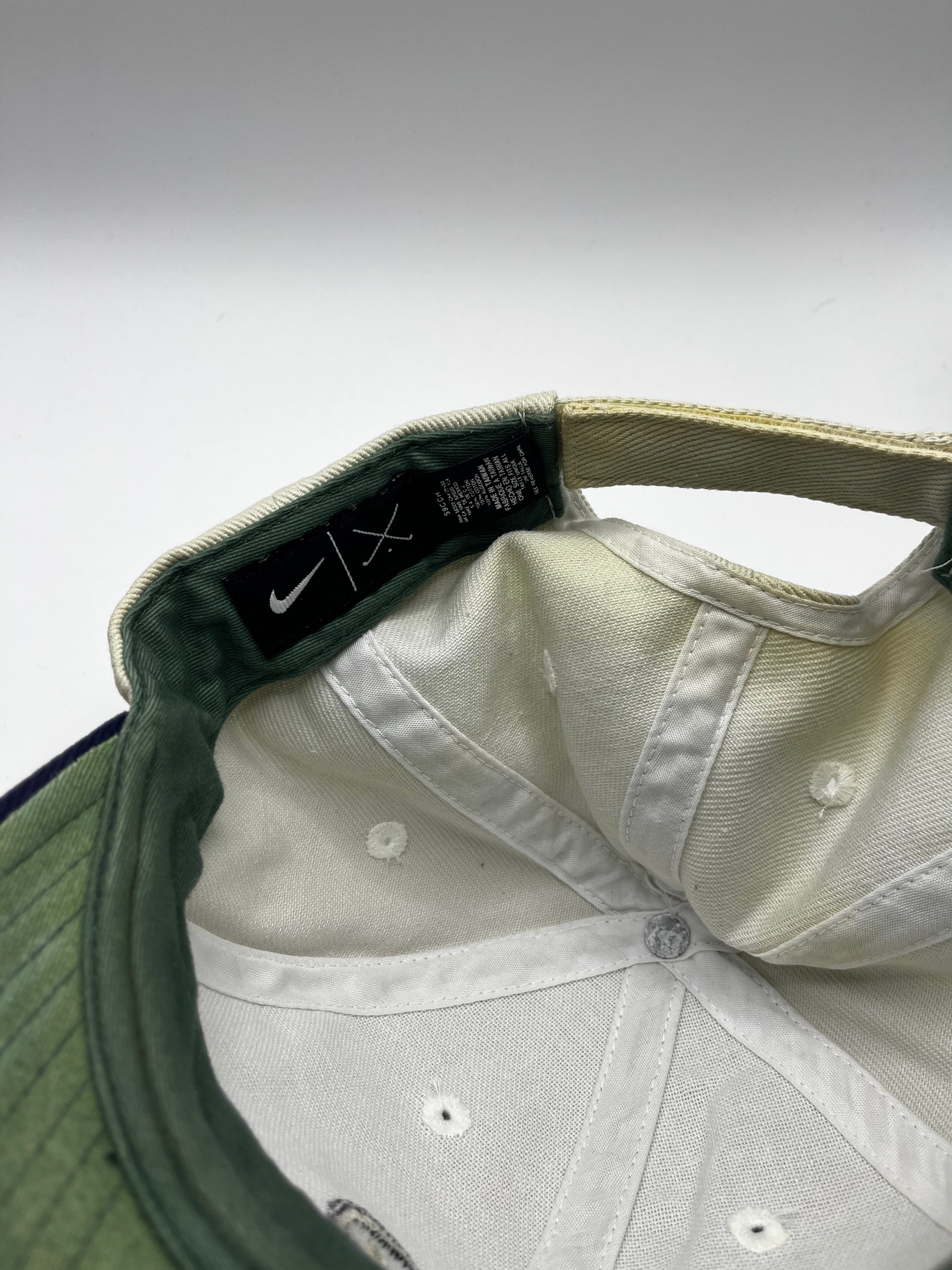 Vintage Nike Tour Golf Y2K Cream Navy Tiger Woods Hat