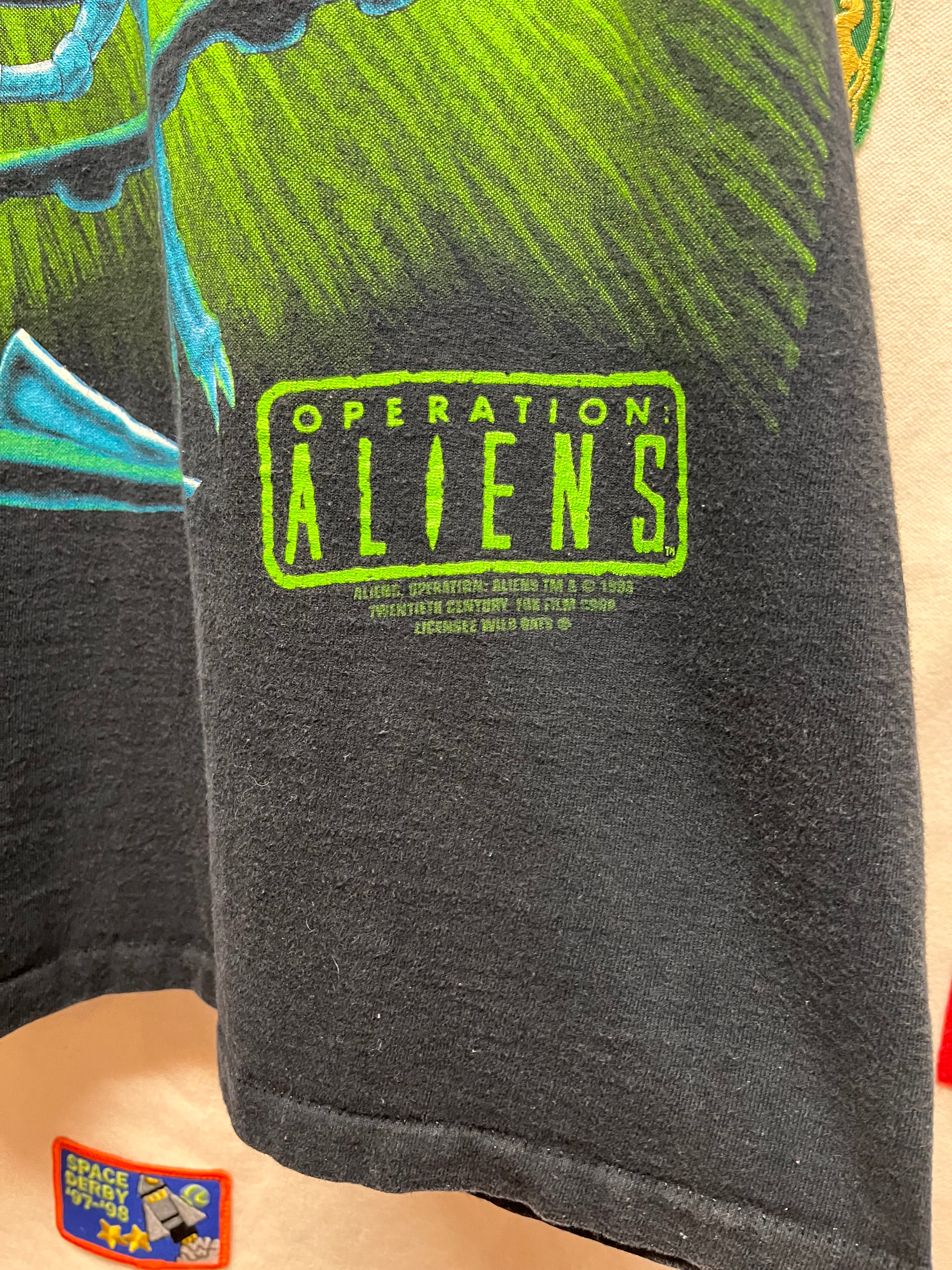 Vintage Alien Vs. Predator Operation Aliens Fox 1993 TV Show All Over Print T-Shirt: XL