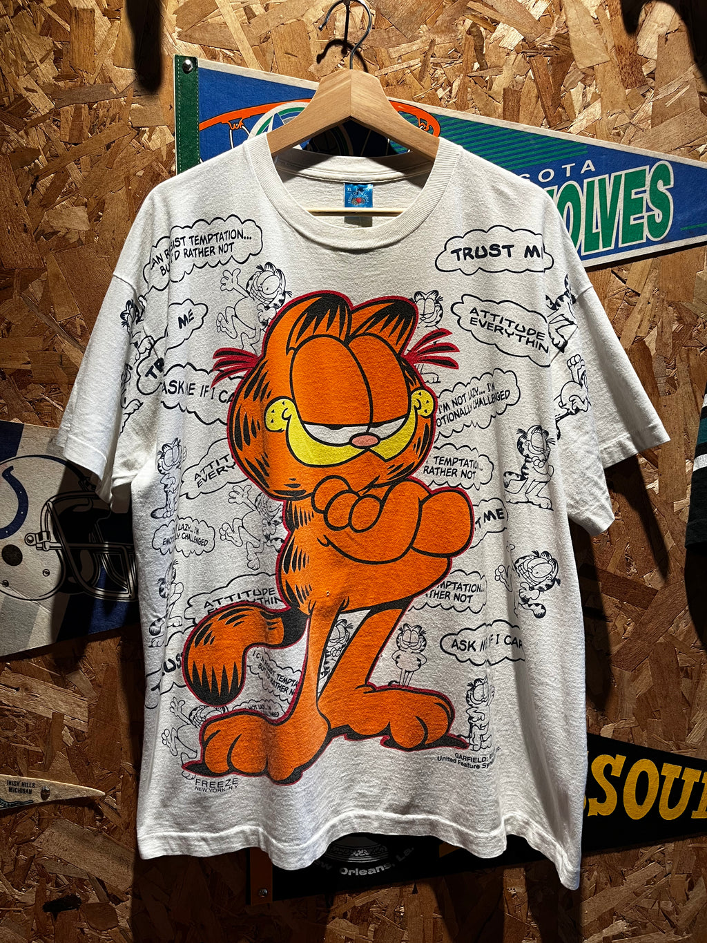 Vintage Garfield Cat FREZZE Comic All Over Print T-Shirt: XL