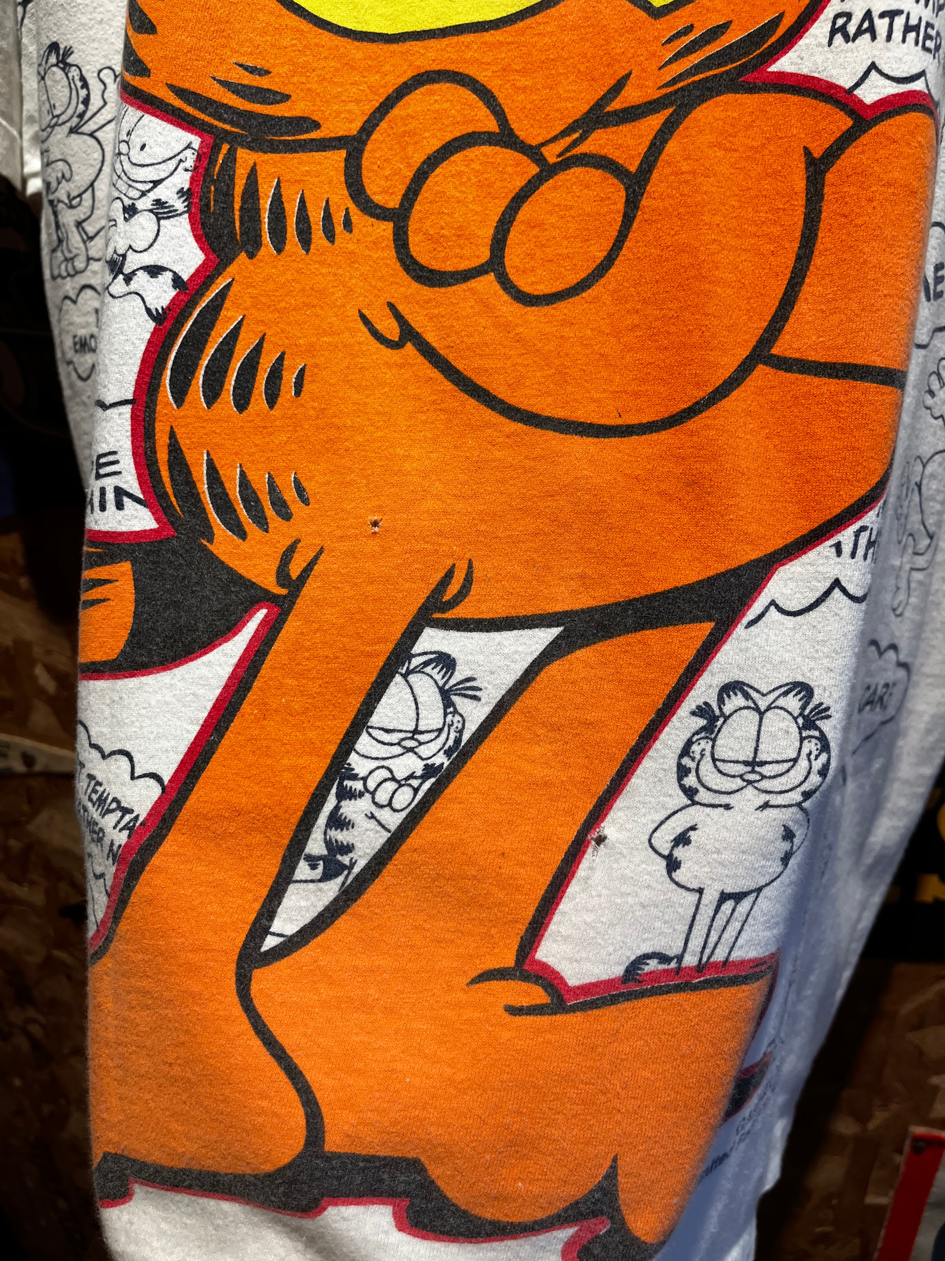 Vintage Garfield Cat FREZZE Comic All Over Print T-Shirt: XL