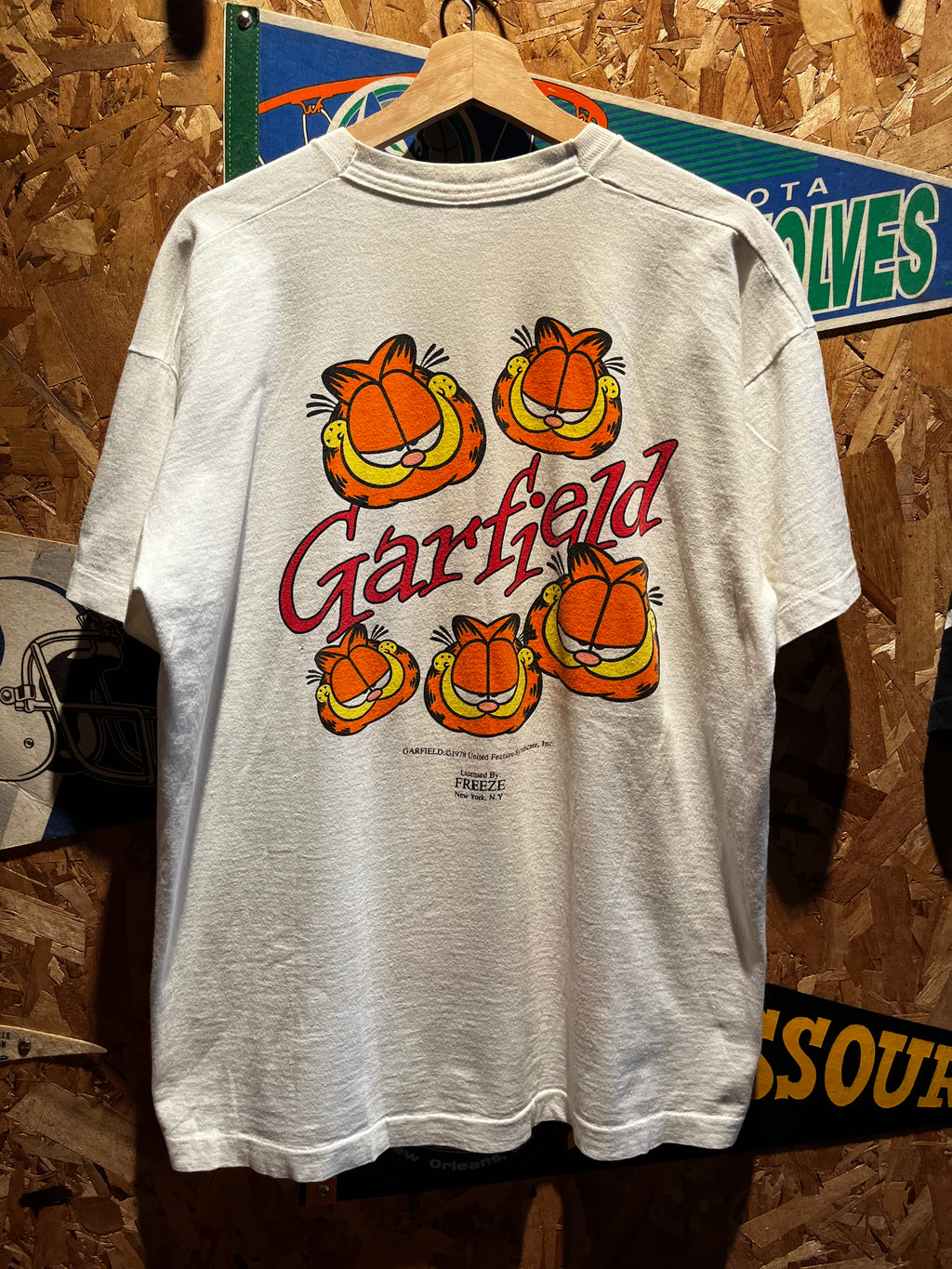 Vintage Garfield Cat FREZZE Comic All Over Print T-Shirt: XL