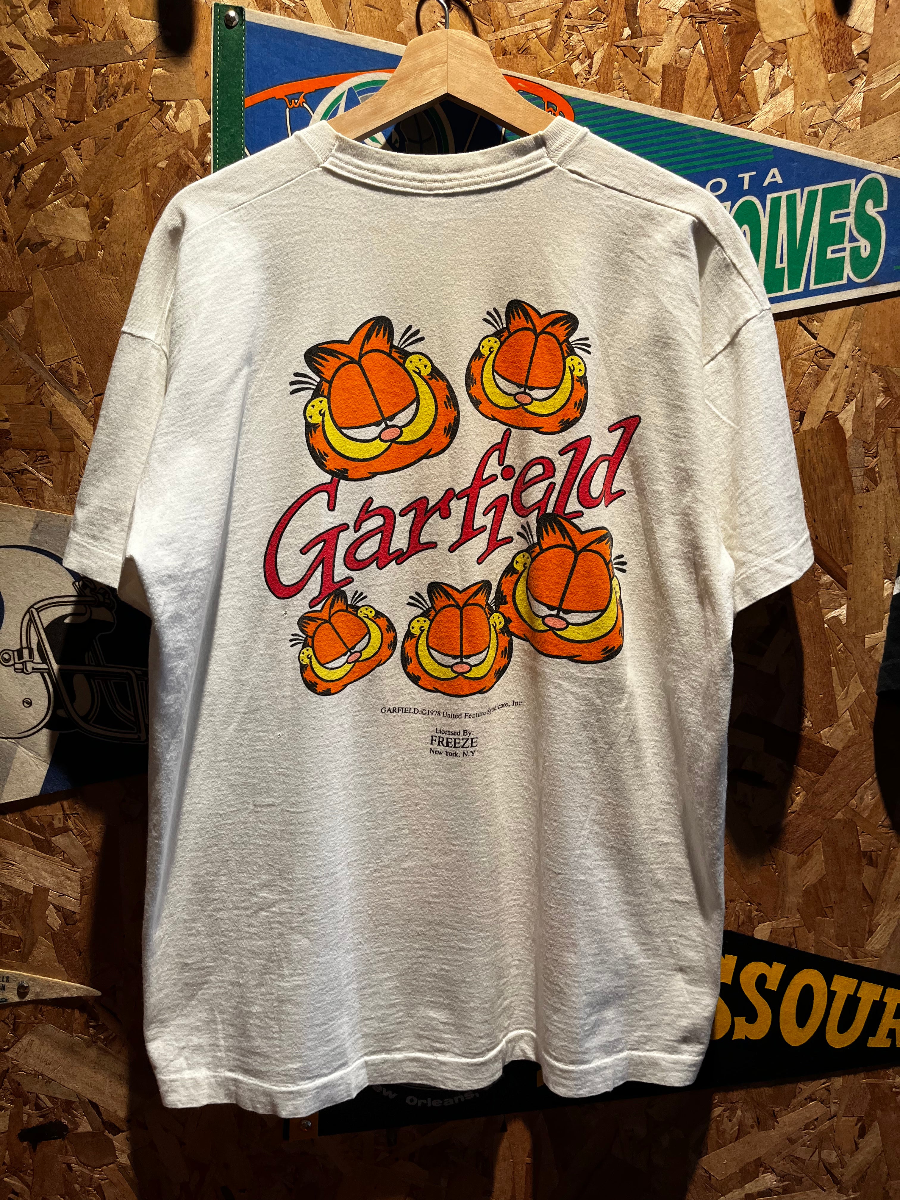 Vintage Garfield Cat FREZZE Comic All Over Print T-Shirt: XL