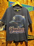Vintage New York Yankees Helmet Nutmeg 1996 Navy NY MLB T-Shirt: XL