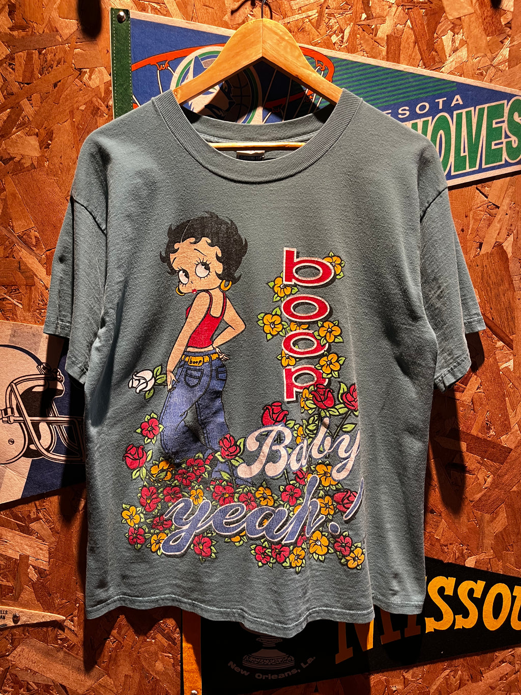 Vintage Betty Boop Baby Yeah! Flowers Freeze Cartoon Teal T-Shirt: Large