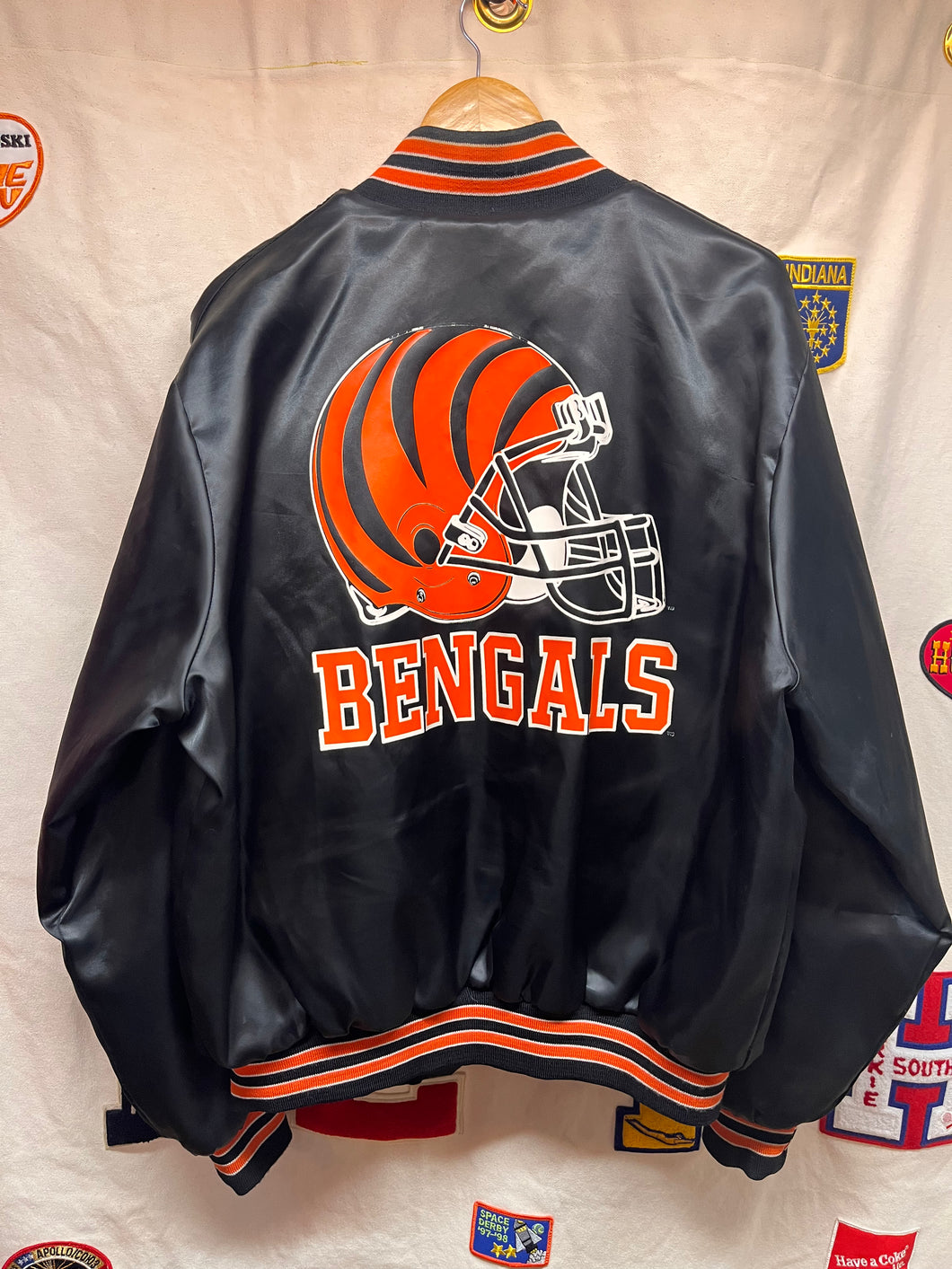 Vintage Cincinatti Bengals Helmet NFL Locker Line BlackSatin Jacket: XL