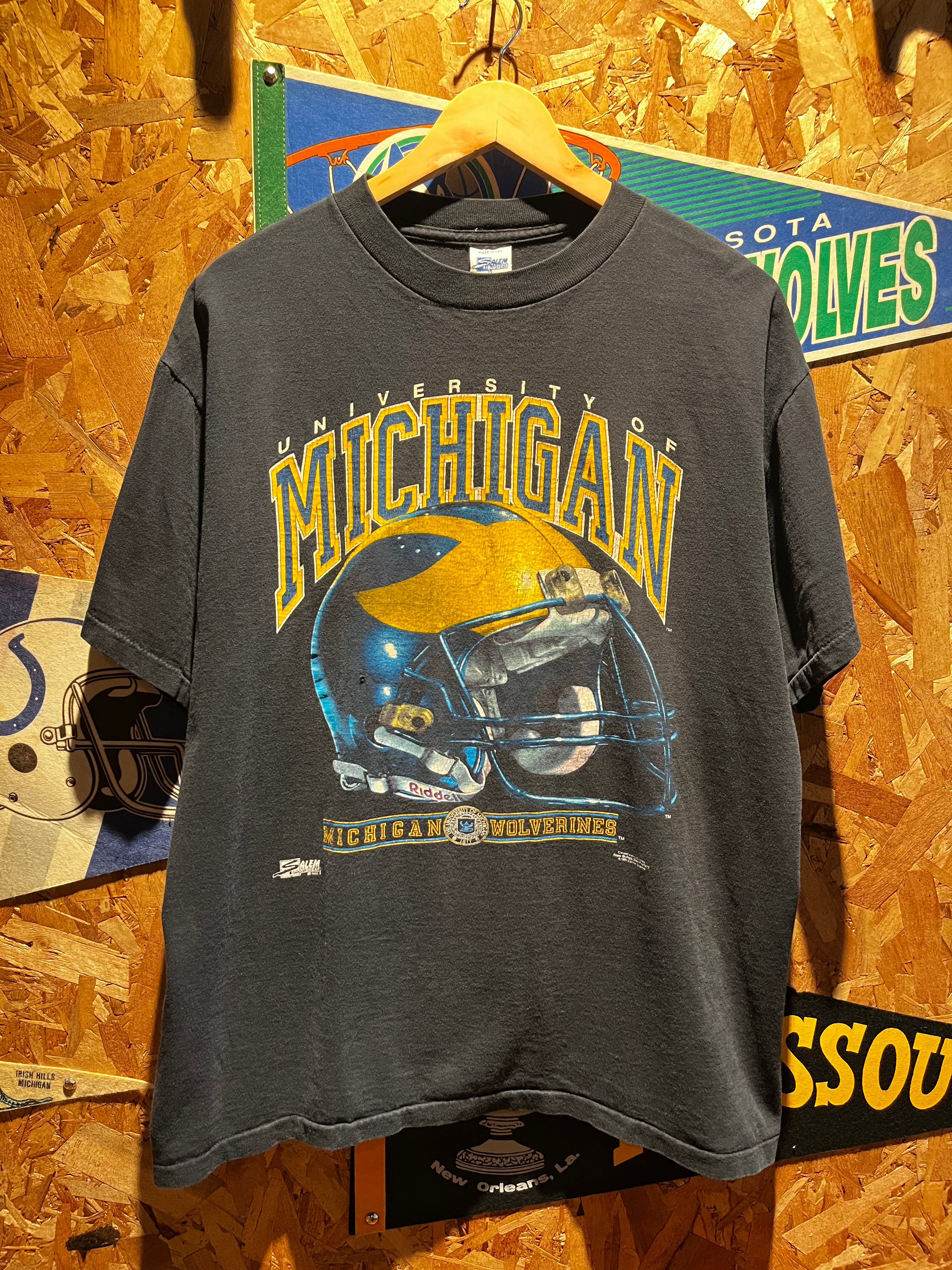 Vintage University of Michigan Wolverines Salem College Football Helmet Black T-Shirt: XL