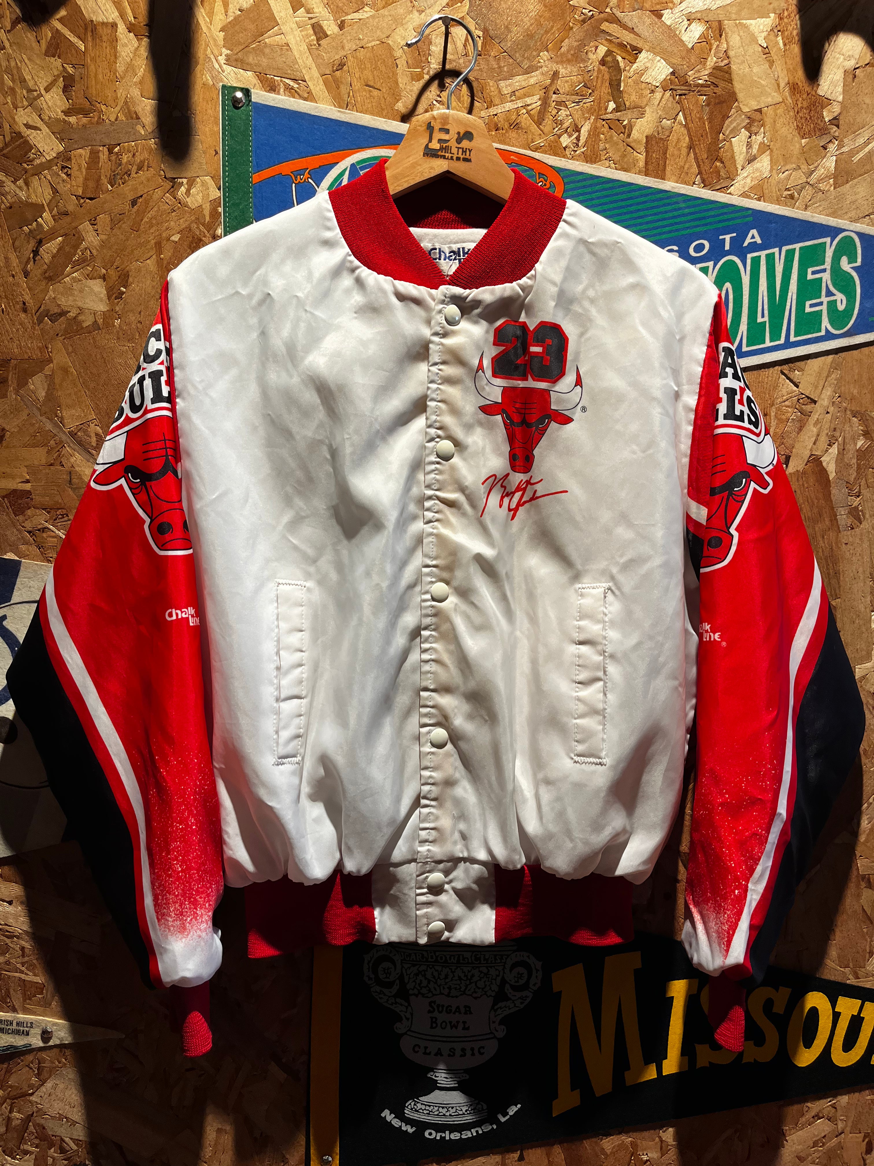 Vintage Michael Jordan Chicago Bulls NBA 90s Chalkline Fanimation Bomber Jacket: Youth XL 18-20