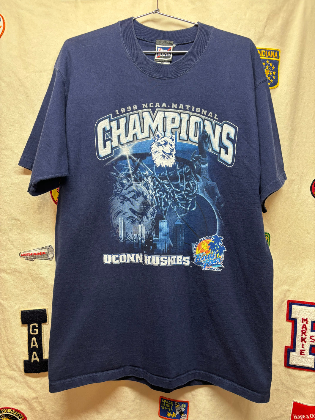 Vintage UCONN Huskies Mens Basketball Final Four T-Shirt: XL