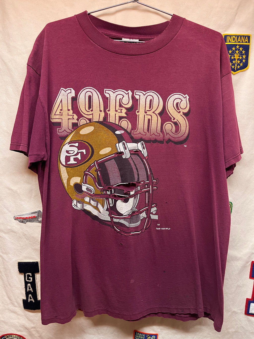 Vintage San Francisco 49ers Helmet 1996 Maroon Distressed T-Shirt: XL