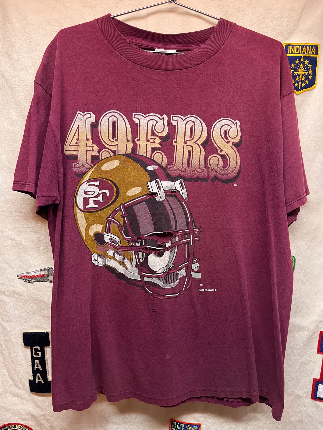 Vintage San Francisco 49ers Helmet 1996 Maroon Distressed T-Shirt: XL