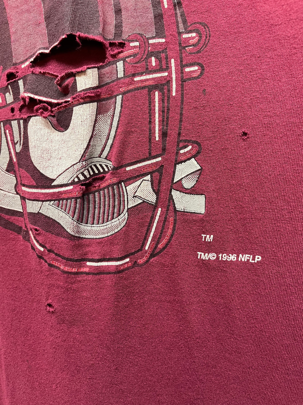Vintage San Francisco 49ers Helmet 1996 Maroon Distressed T-Shirt: XL
