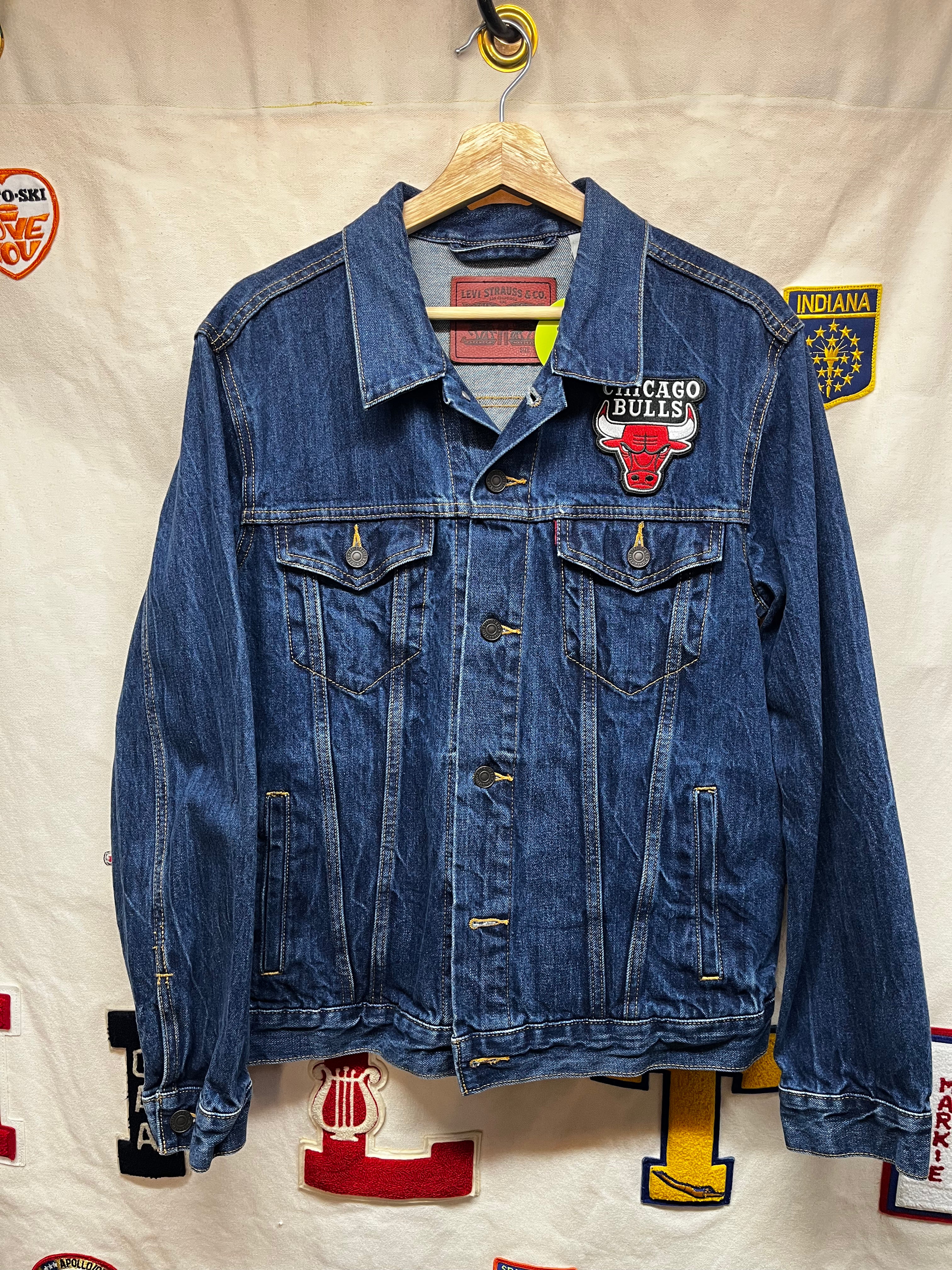 Chicago Bulls Levi's NBA Denim Trucker Jacket: Large
