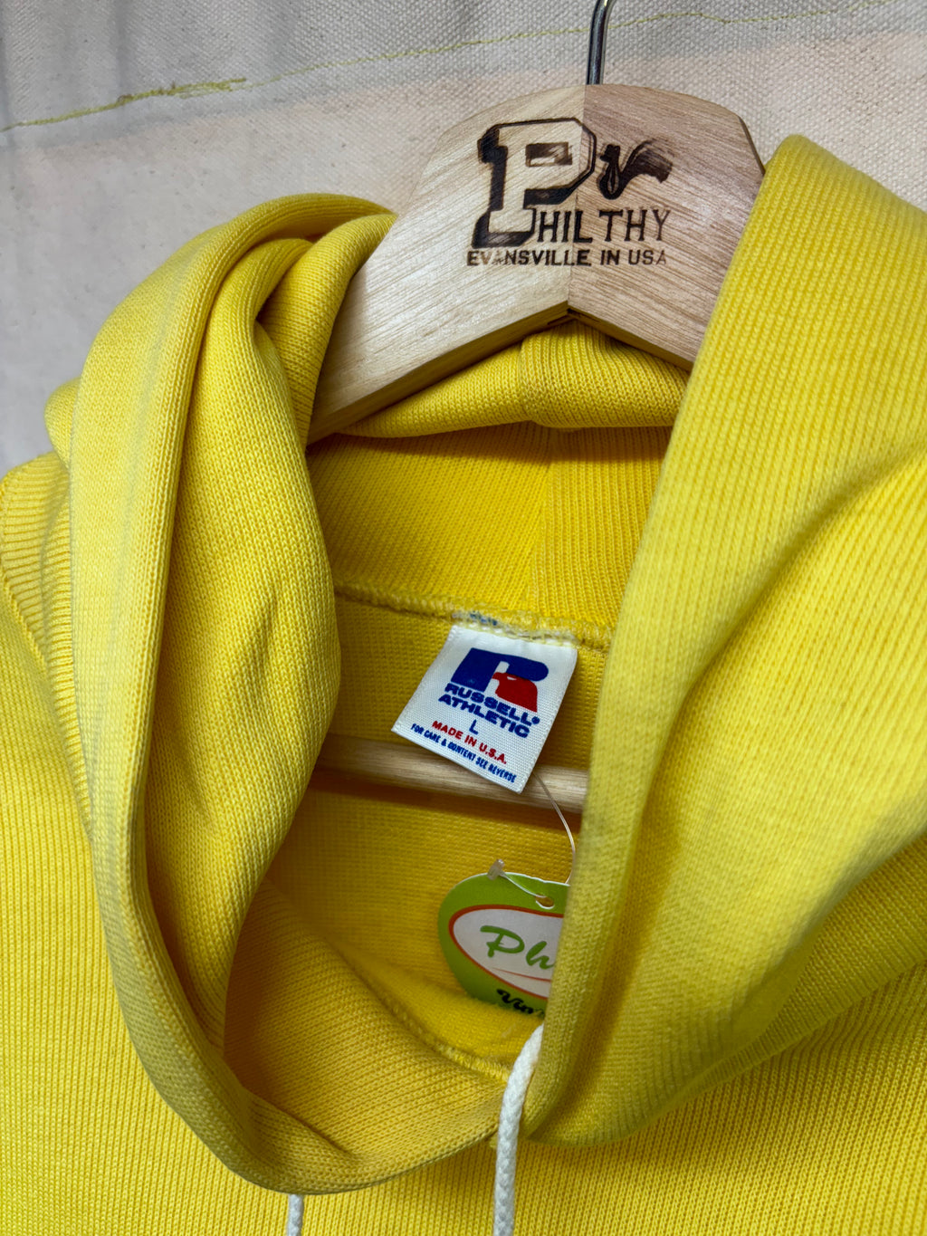 Vintage Russell Athletic USA Yellow Blank 80s Sweatshirt Hoodie: Large