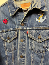 Load image into Gallery viewer, Vintage Levi&#39;s Embroidered Distressed 1970&#39;s Trucker Jacket: Small/Medium 40
