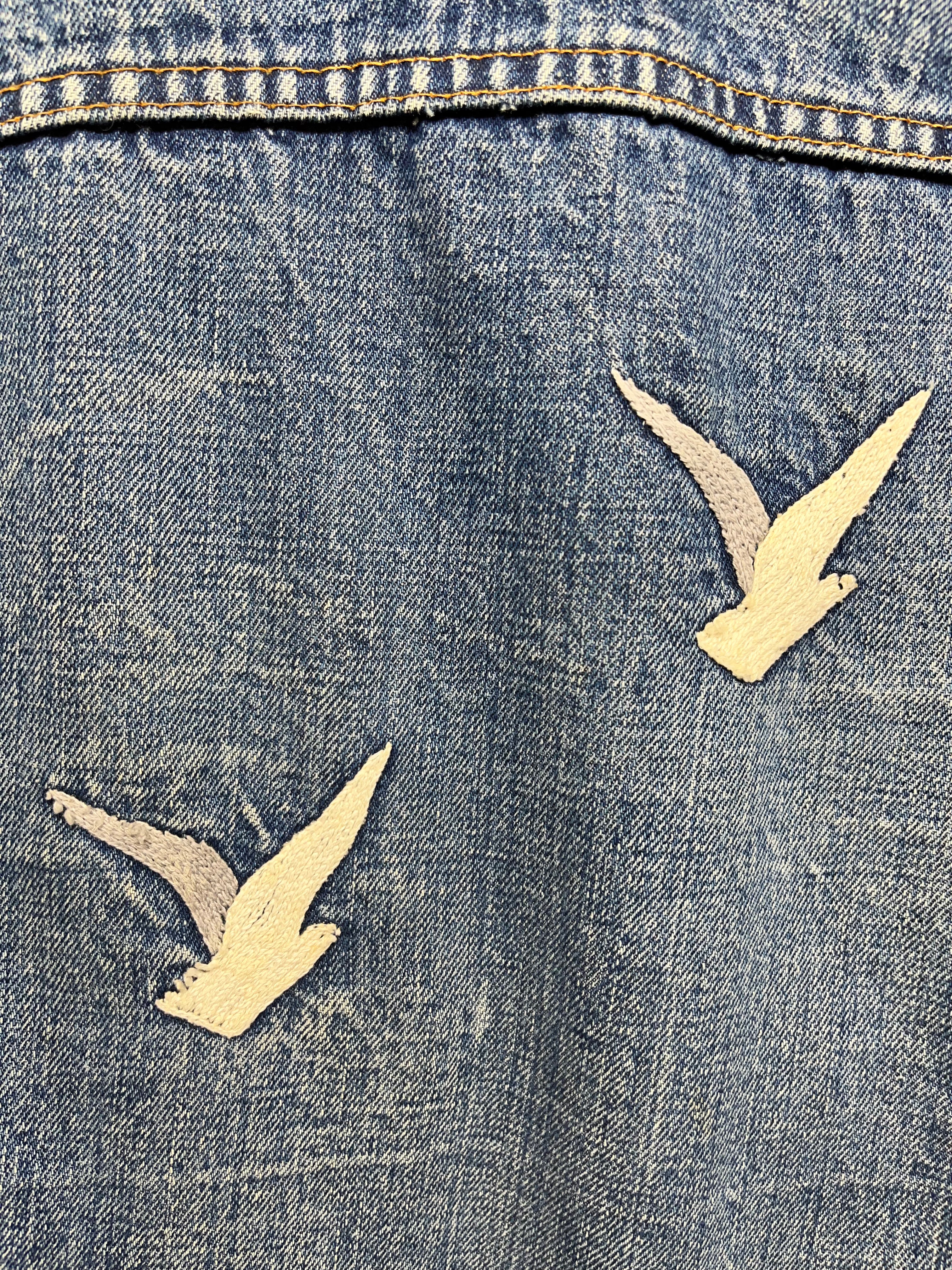 Vintage Levi's Embroidered Distressed 1970's Trucker Jacket: Small/Medium 40