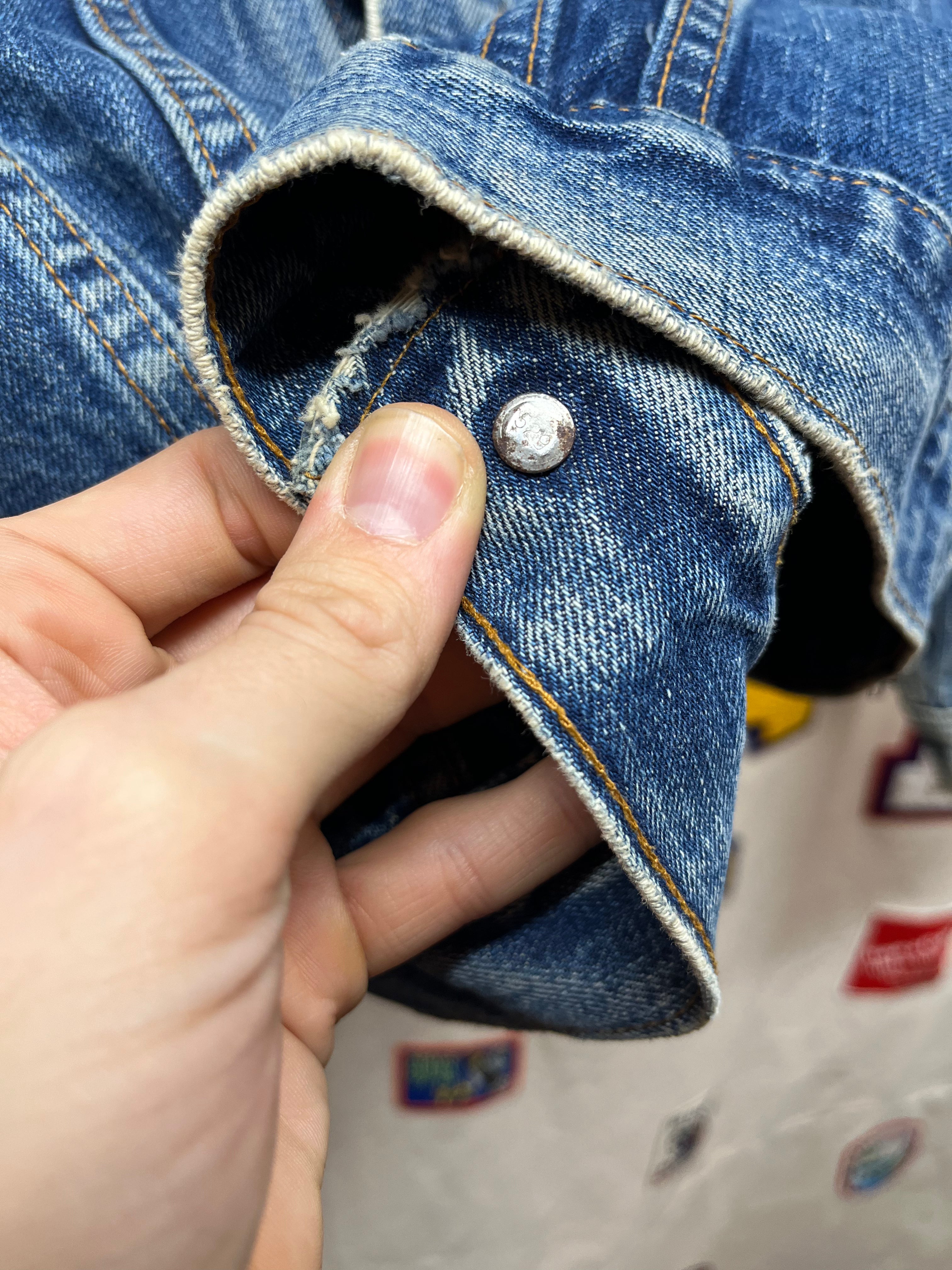 Vintage Levi's Embroidered Distressed 1970's Trucker Jacket: Small/Medium 40