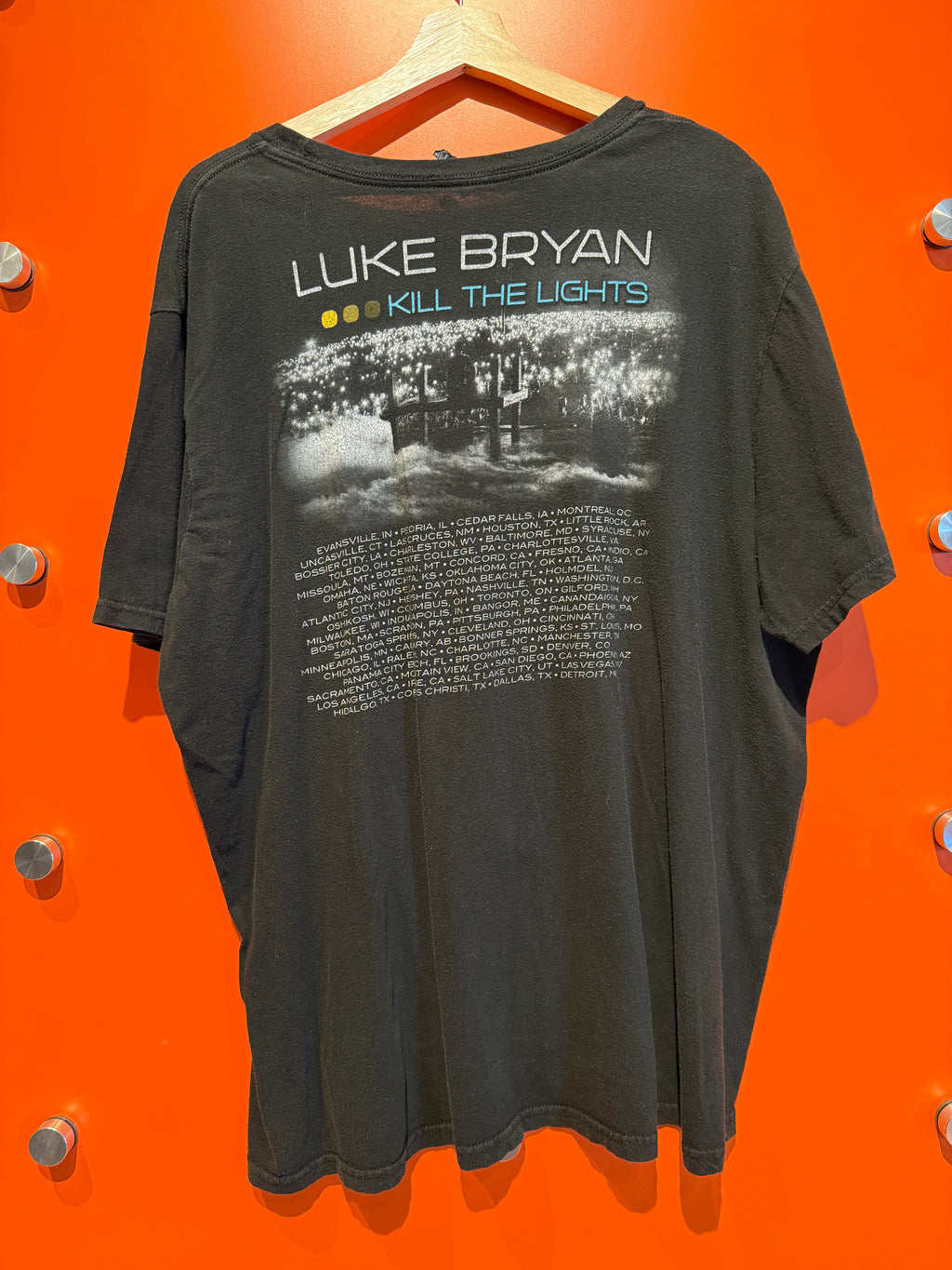 Vintage 2016 Luke Bryan Kill The Lights Tour T-Shirt: XXL