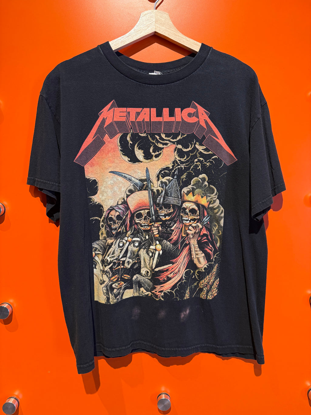Vintage Metallica Graphic T-Shirt: Medium