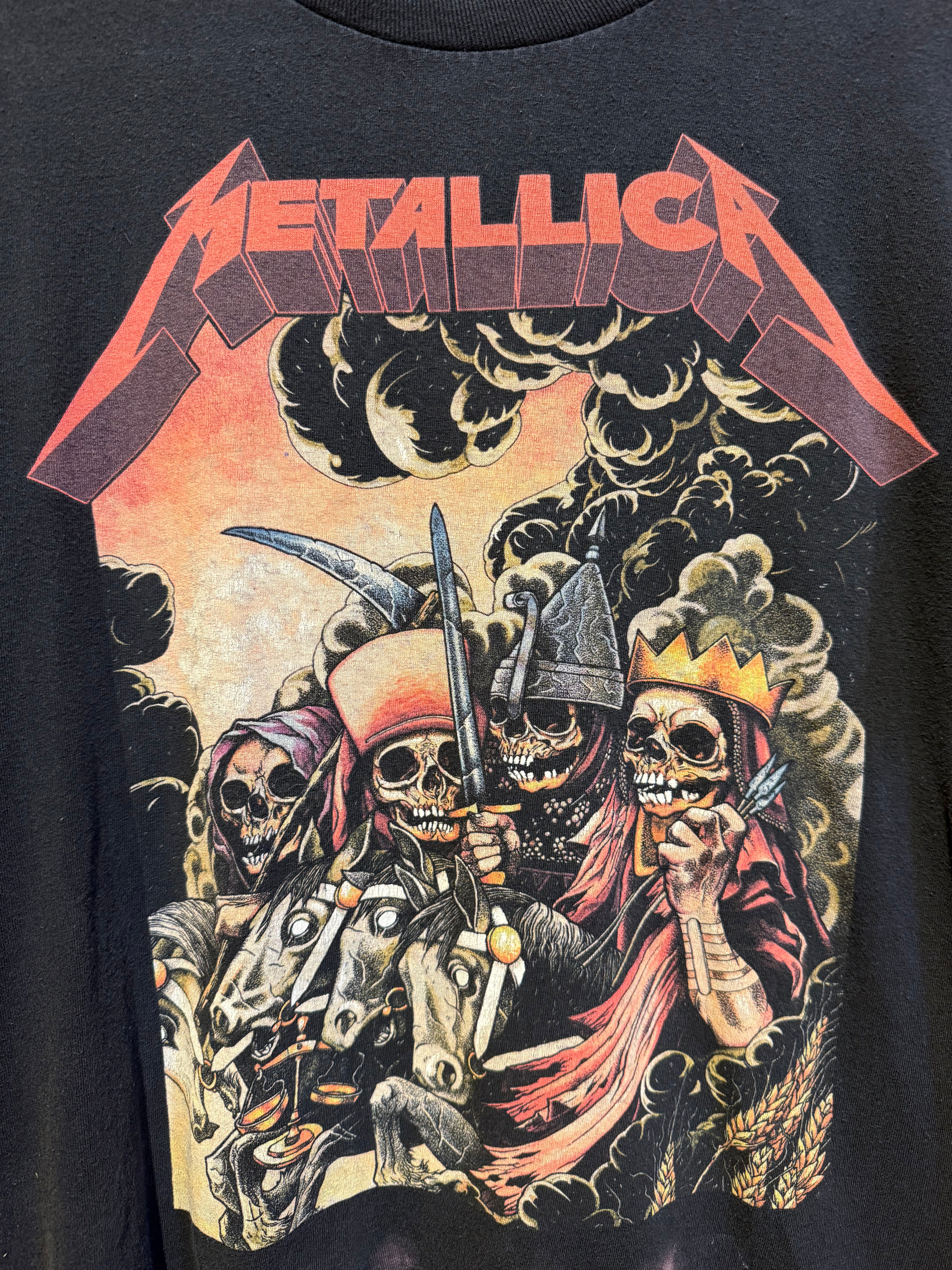 Vintage Metallica Graphic T-Shirt: Medium