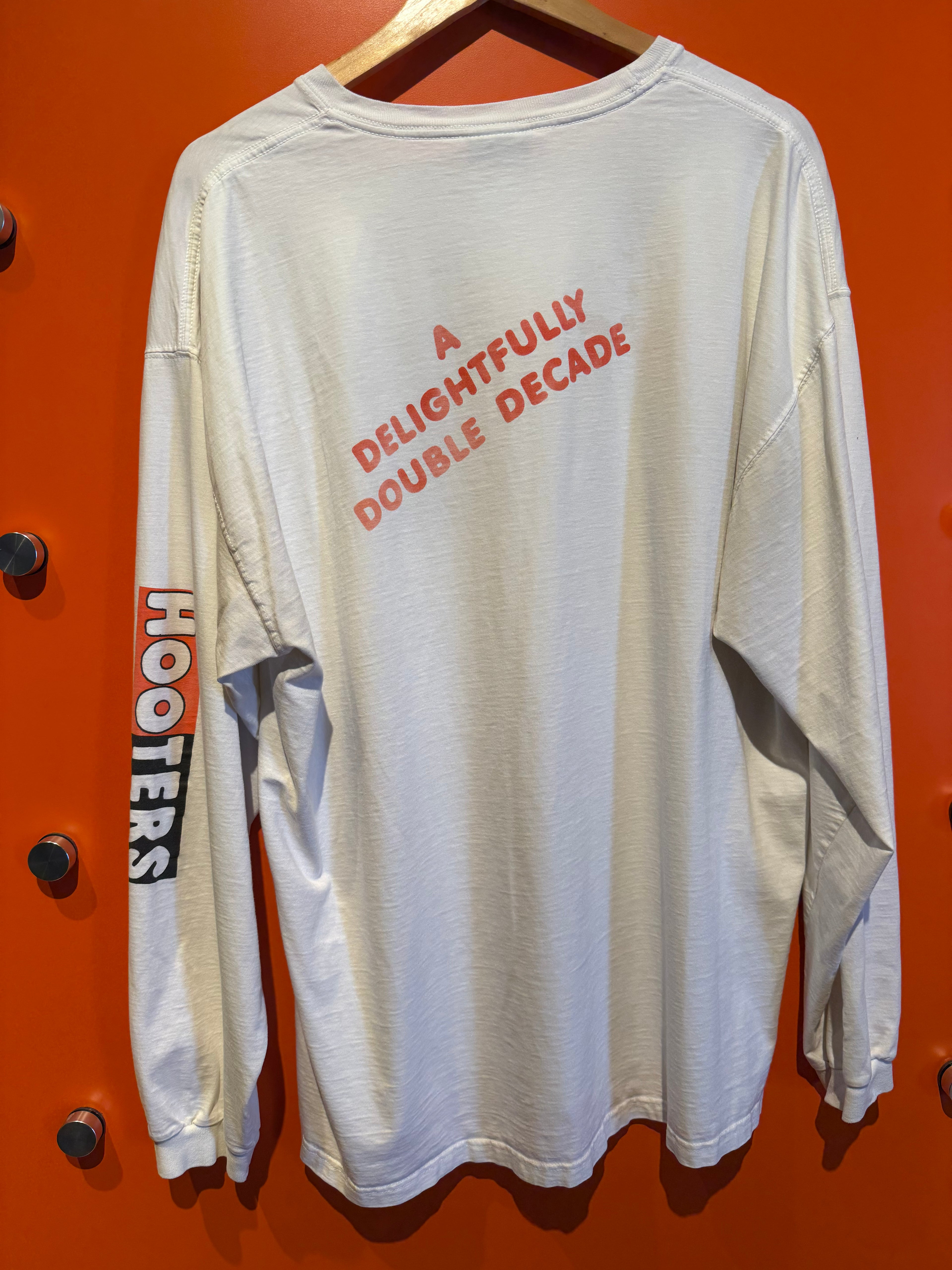 Vintage Evansville Indiana Hooters 20th Anniversary T-Shirt: XL