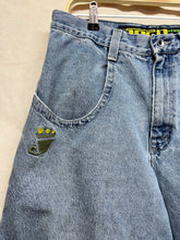 Load image into Gallery viewer, Vintage JNCO Stinger Baggy Light Wash Blue Denim Jean Shorts: 32
